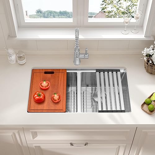 Vista 146 de LQS Fregadero de cocina dorado de 31 pulgadas, fregadero de cocina de acero inoxidable 50/50 de 31 x 18 pulgadas, fregadero de cocina de acero