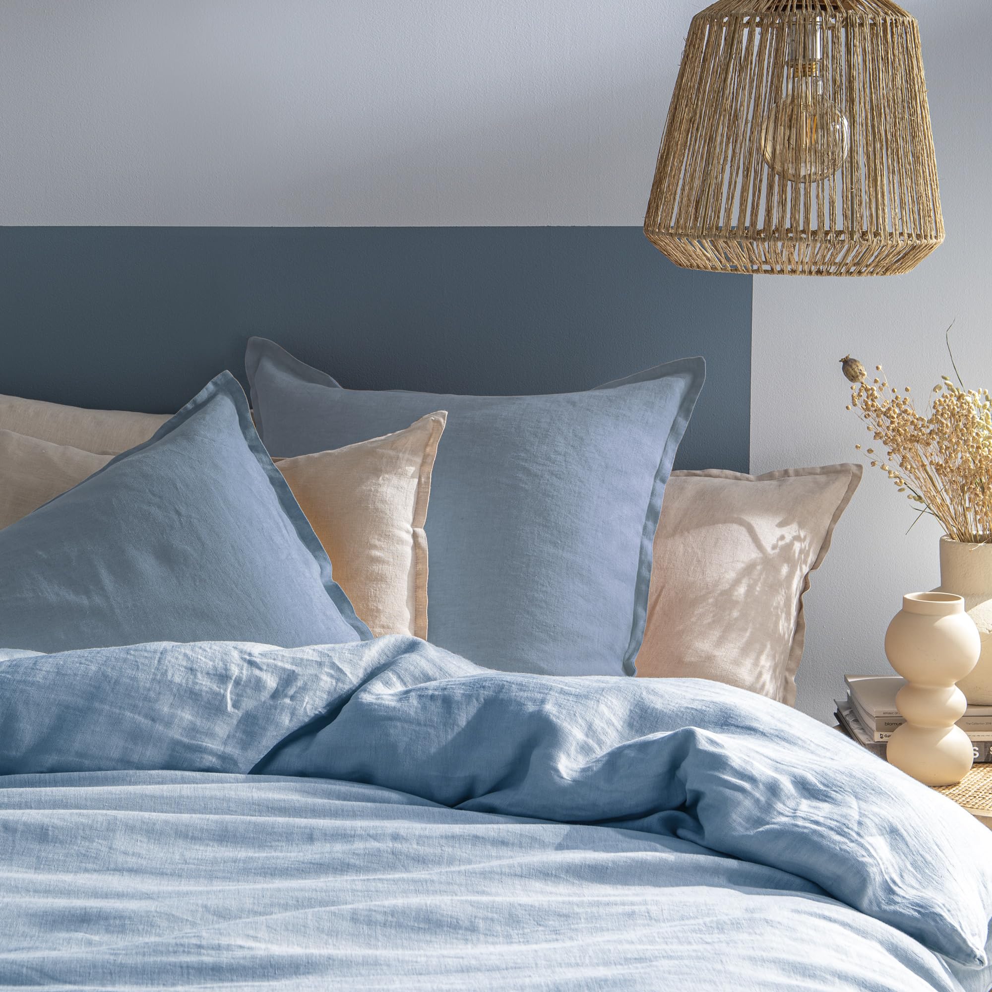 MATT & ROSE Housse de Couette Passion Lin Unie 100% Lin lavé | Bleu orage | 260x240 cm | Chambre adulte, lit 2 places | Doux et respirant | Fermeture boutons | Certification Oeko-Tex