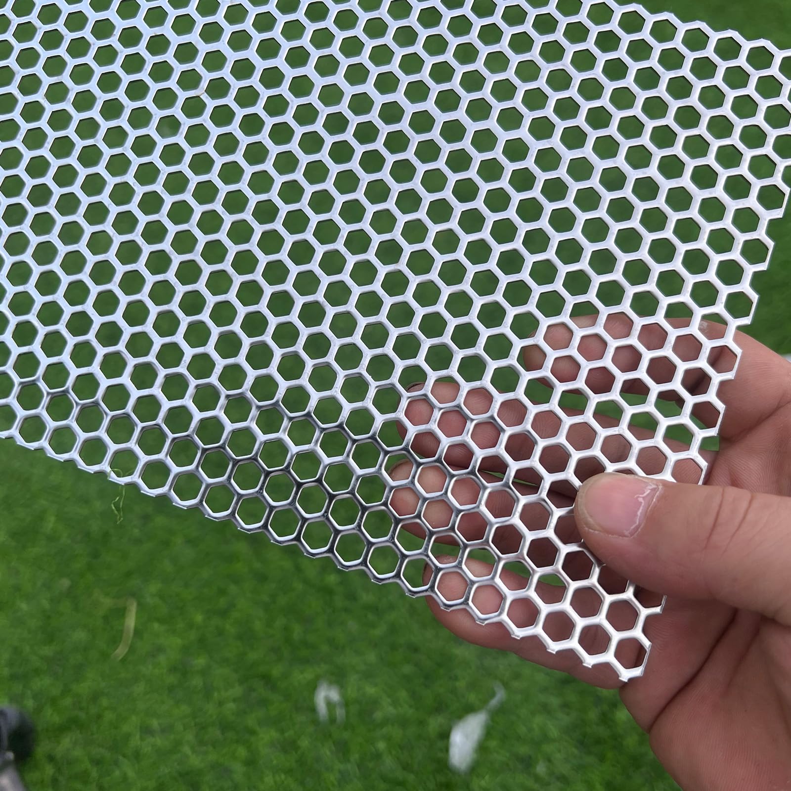 11.8"x5.9" Perforated Metal Sheets 19 Gauge Expanded Metal Mesh Opening Hexagonal Hole 1/4" (About 6mm) Perforated 304 Stainless Steel Sheet Mesh Screen Panel Decorative Panel Decorati Plate