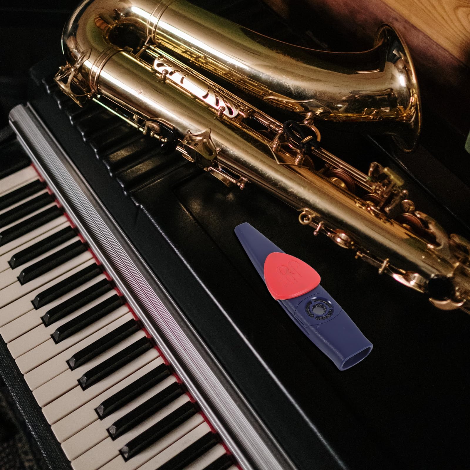 ERINGOGO Kazoo-Instrument mit Gurt: Metall-Kazooflöte für Auftritte – Anfängerinstrument – ​​Gitarrenbegleiter für Partys und Festivals