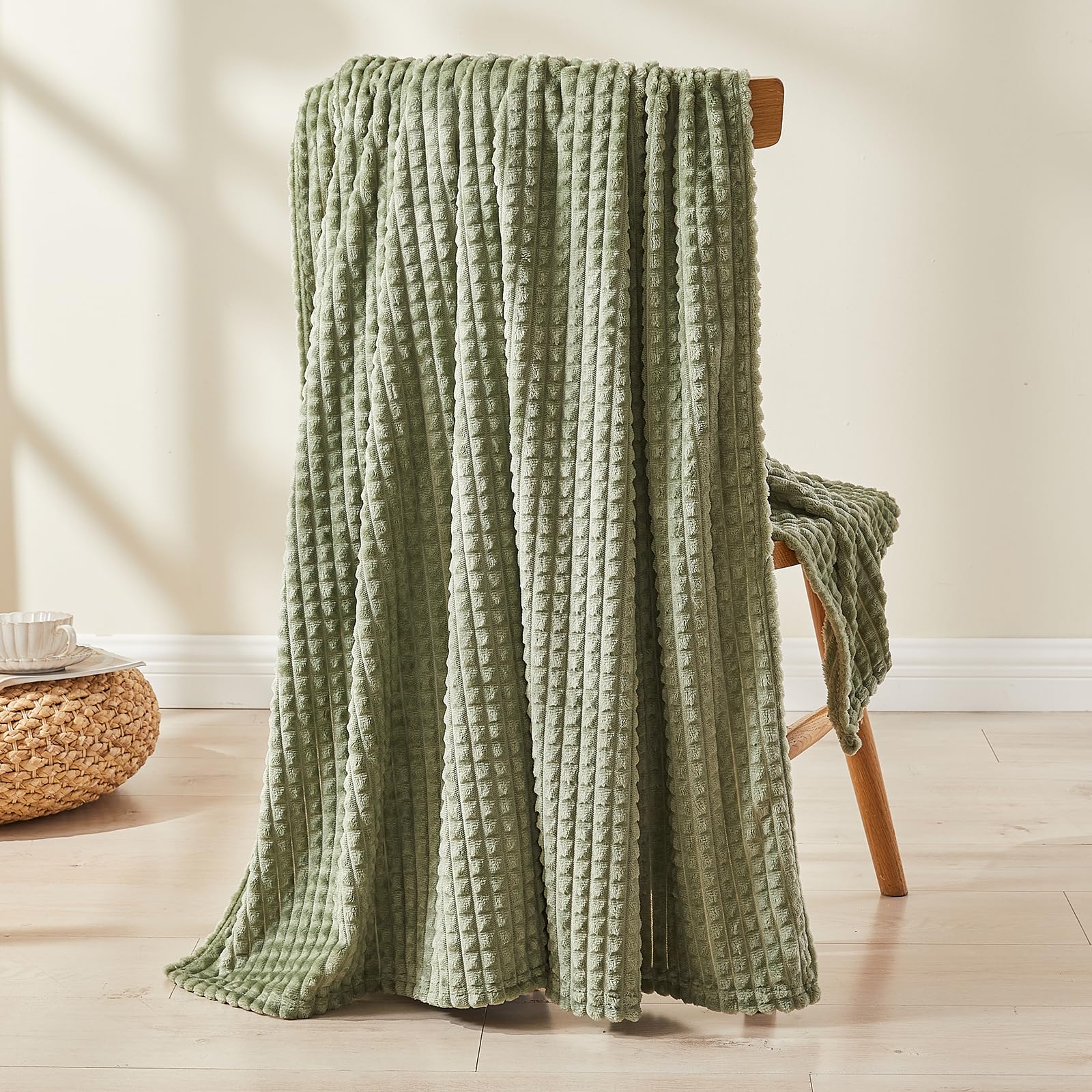 EMME Fleece Throw Blanket for Sofa Soft, Fluffy, 3D Touch Experience, Warm Cozy Throw - Image 3