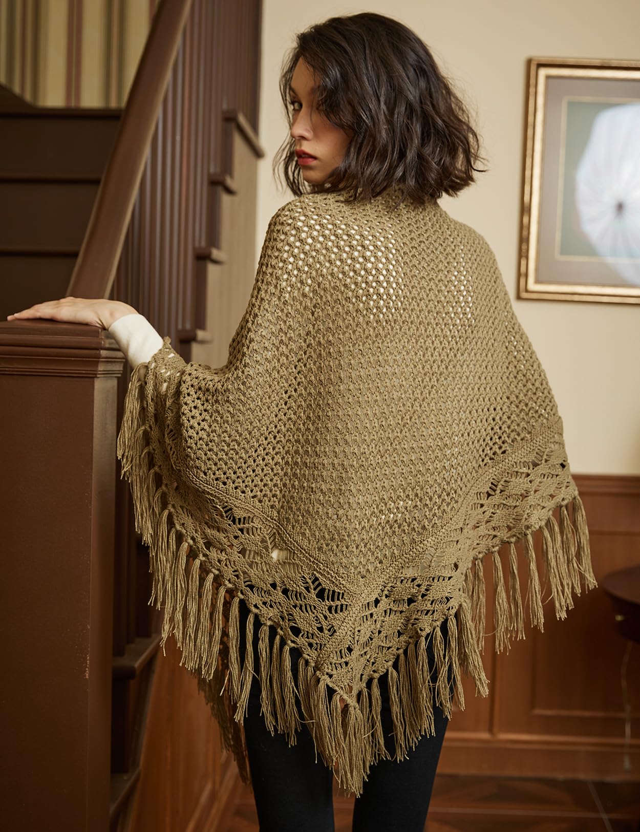 BEAUTELICATE Chal de Ganchillo Mujer Bufanda Punto Triangular Larga Flecos Estolas para Otoño Invierno