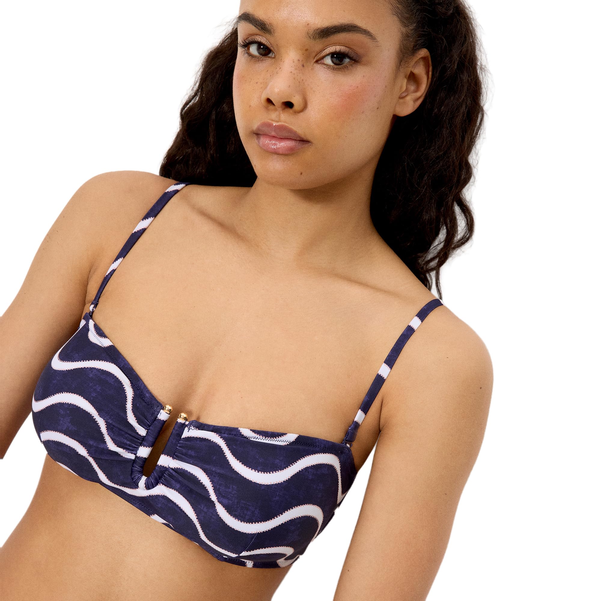 YSABEL MORA. Top Bikini Bandeau Estampado Ondas Marino Copa C. con Aro Y Relleno Extraíble para Sujeción Y Forma Definida. Colección Wave.