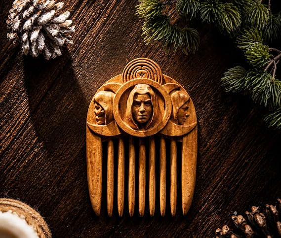 Hekate Hair Wooden Comb for Witch Hecate Goddess Witchcraft Female Wiccan Wicca Gaelic Wooden Carving Mystery Decoration, Altar Crafts Creative Tabletop Decoration (Wood)