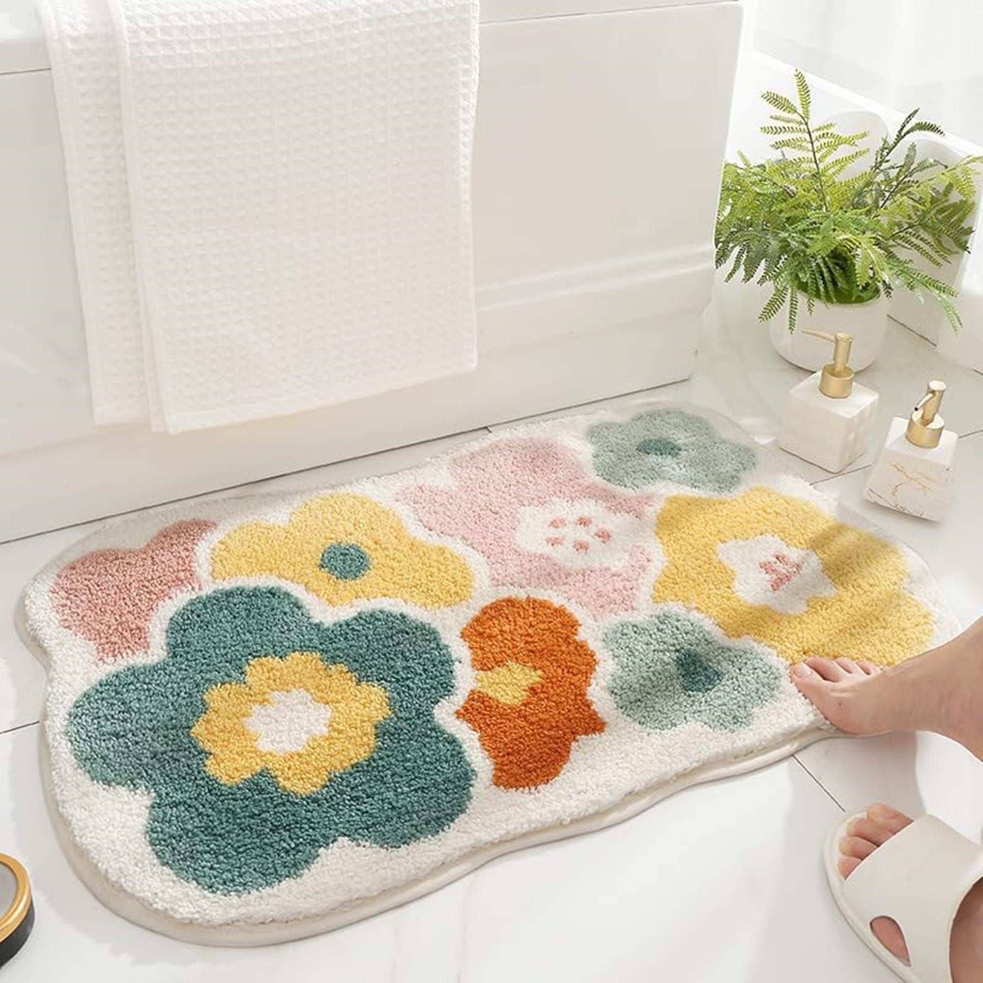 Trlyane Bath Mat, 50x80cm Flower Bath Mats Bathroom Carpet Super Absorbent Machine Washable Soft Shower Suitable for Kids Bedroom/Bathroom/Living Room/Kitchen Indoor Floor