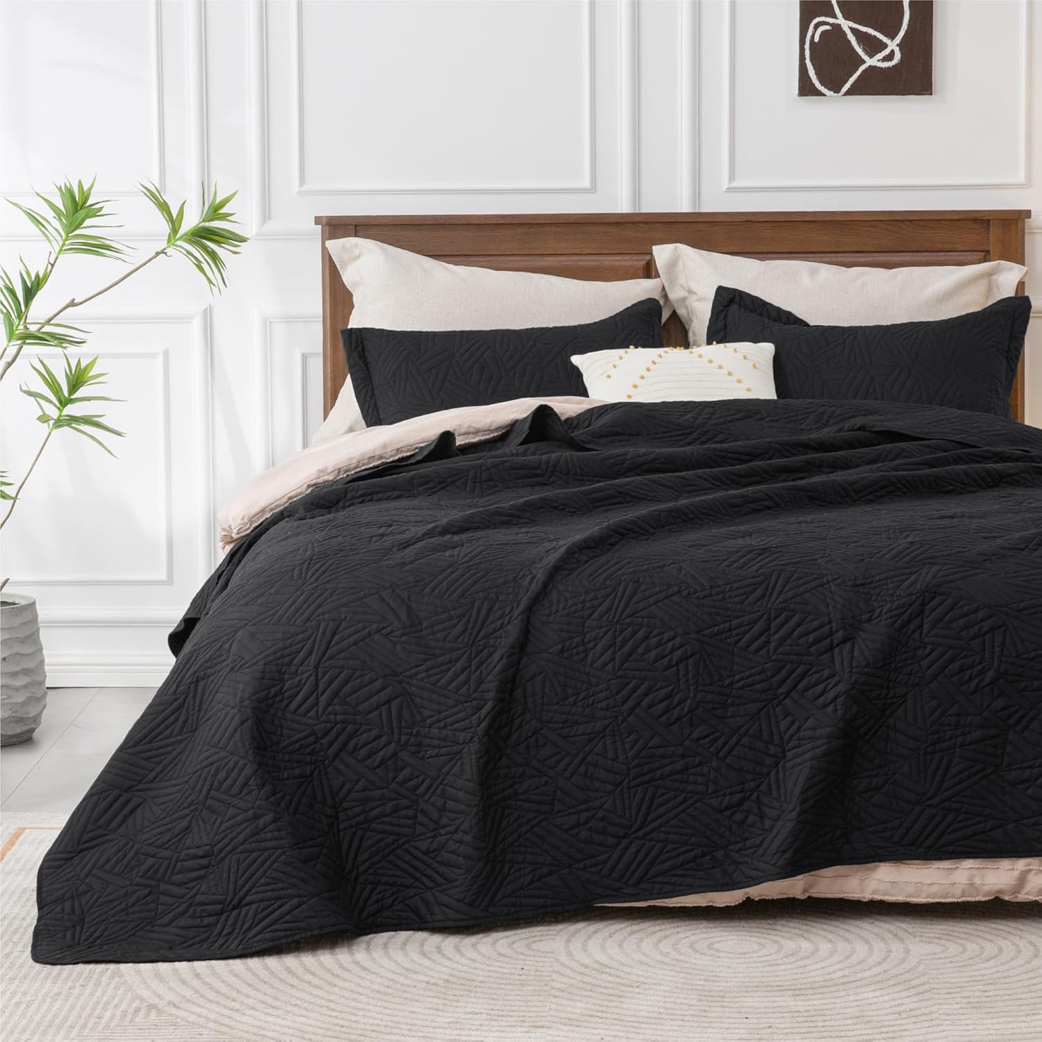 BEDELITE Quilts Queen Size Sets - Lightweight Bedspreads Queen/Full Size - Soft Modern Leaf Pattern Black Coverlet Bed Set - 3 Piece (1 Quilt 90" x 96" + 2 Pillow Shams 20" x 26")