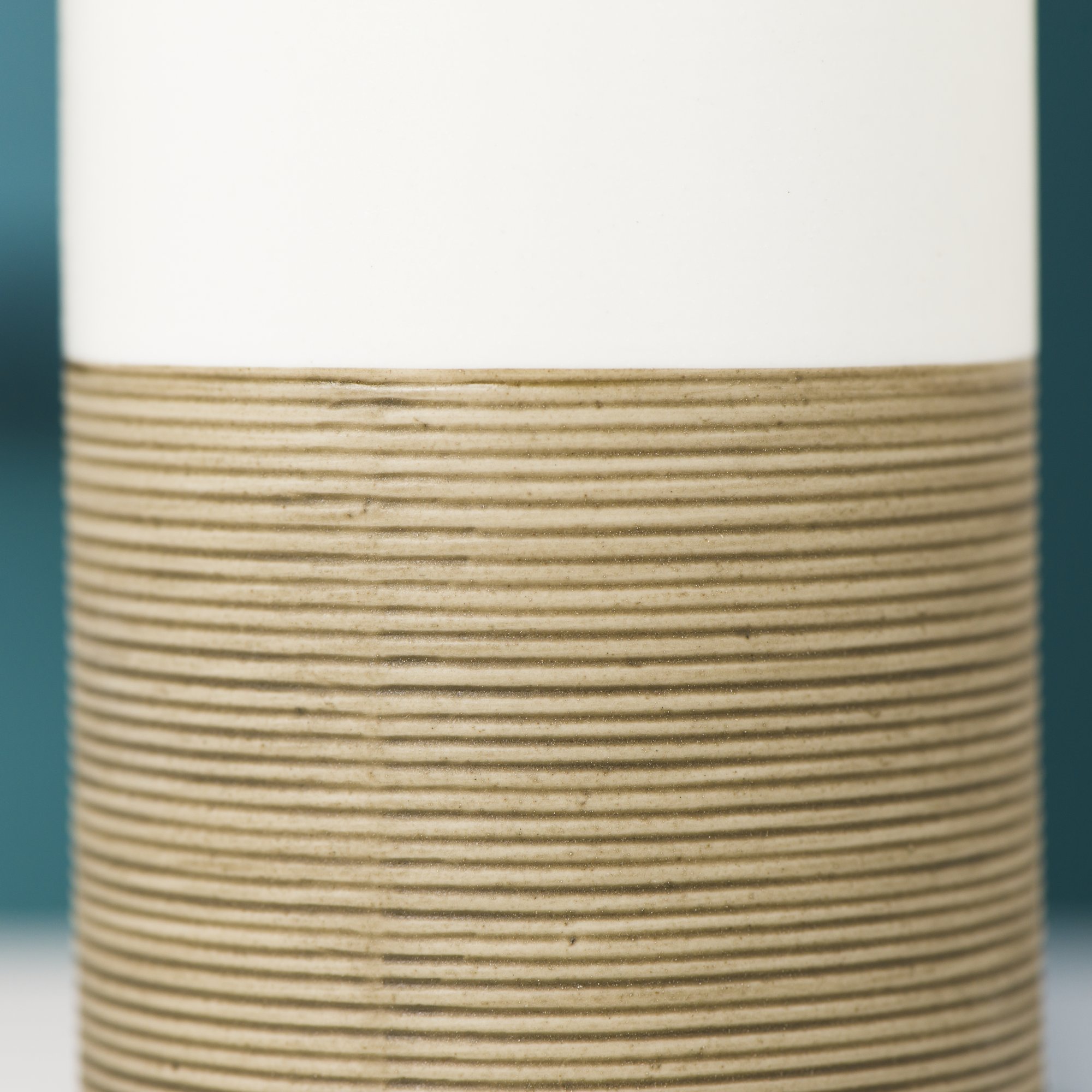 Sealskin Doppio - Escobilla De Baño con Soporte, Porcelana, Color Beige, 10.1 X 10.1 X 38.3 Cm + Vaso para Cepillo De Dientes Doppio, 6.9 X 6.9 X 12.6 Cm, Porcelana, Beige