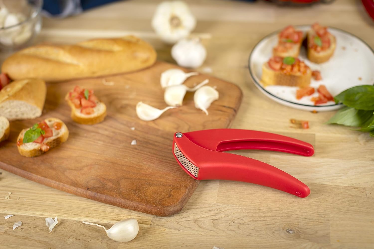 KUHN RIKON Easy-Clean Garlic Press, Red - Image 5