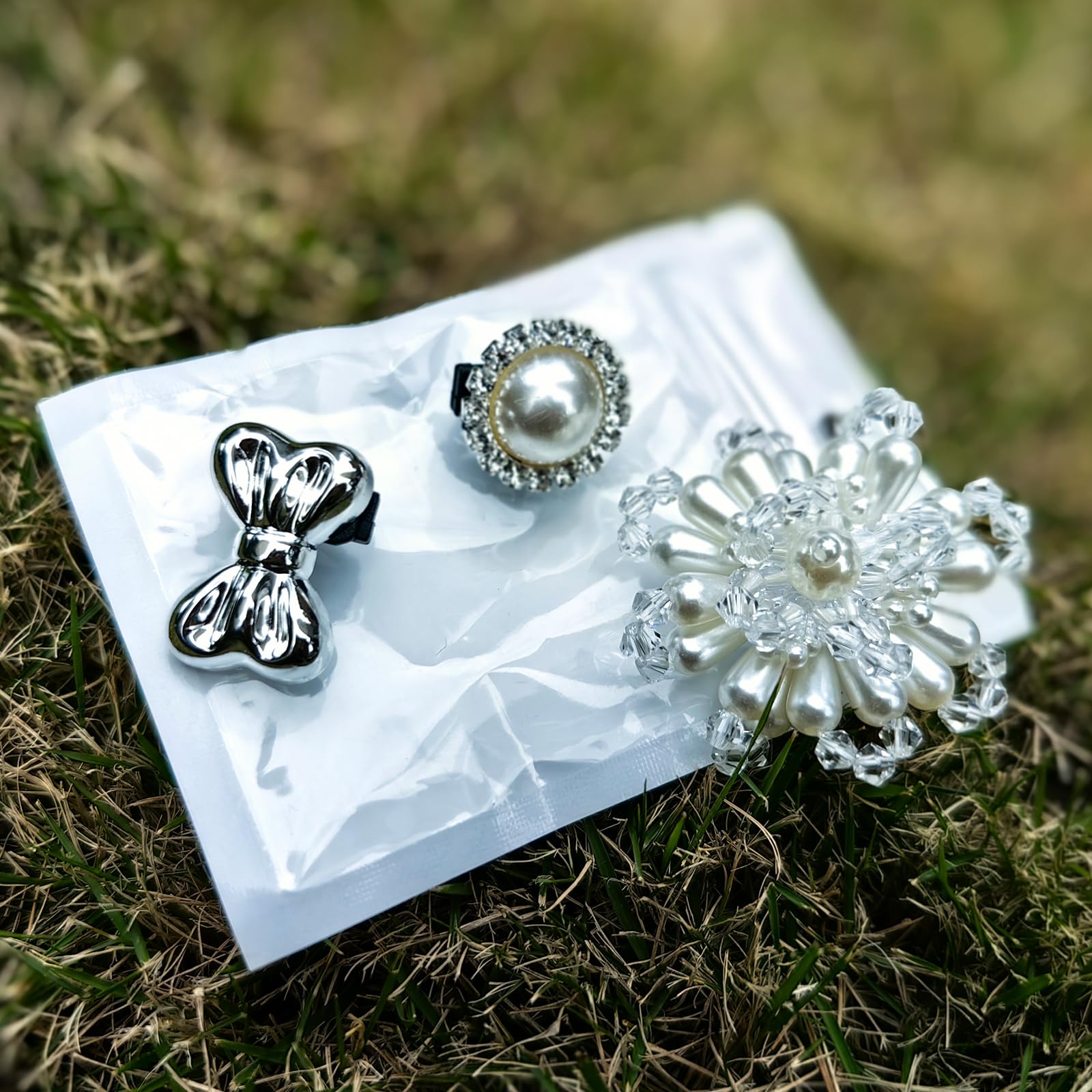 Shoe Charms for Sneakers, Elegant Pearl Bowknot Shoelace Decoration Clip Charms for Sambas Dress Shoes DIY Shoe Accessories for Women Girls