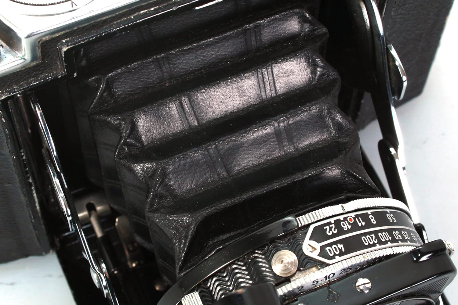 Super IKONTA 532/16 Camera W/ 80MM 2.8 TESSAR Lens