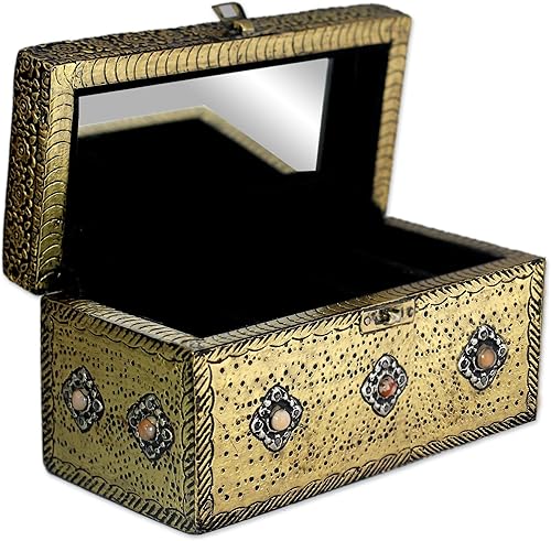 Vista 2 de NOVICA Repousse - Joyero de latón metálico Mughal Treasure Chest