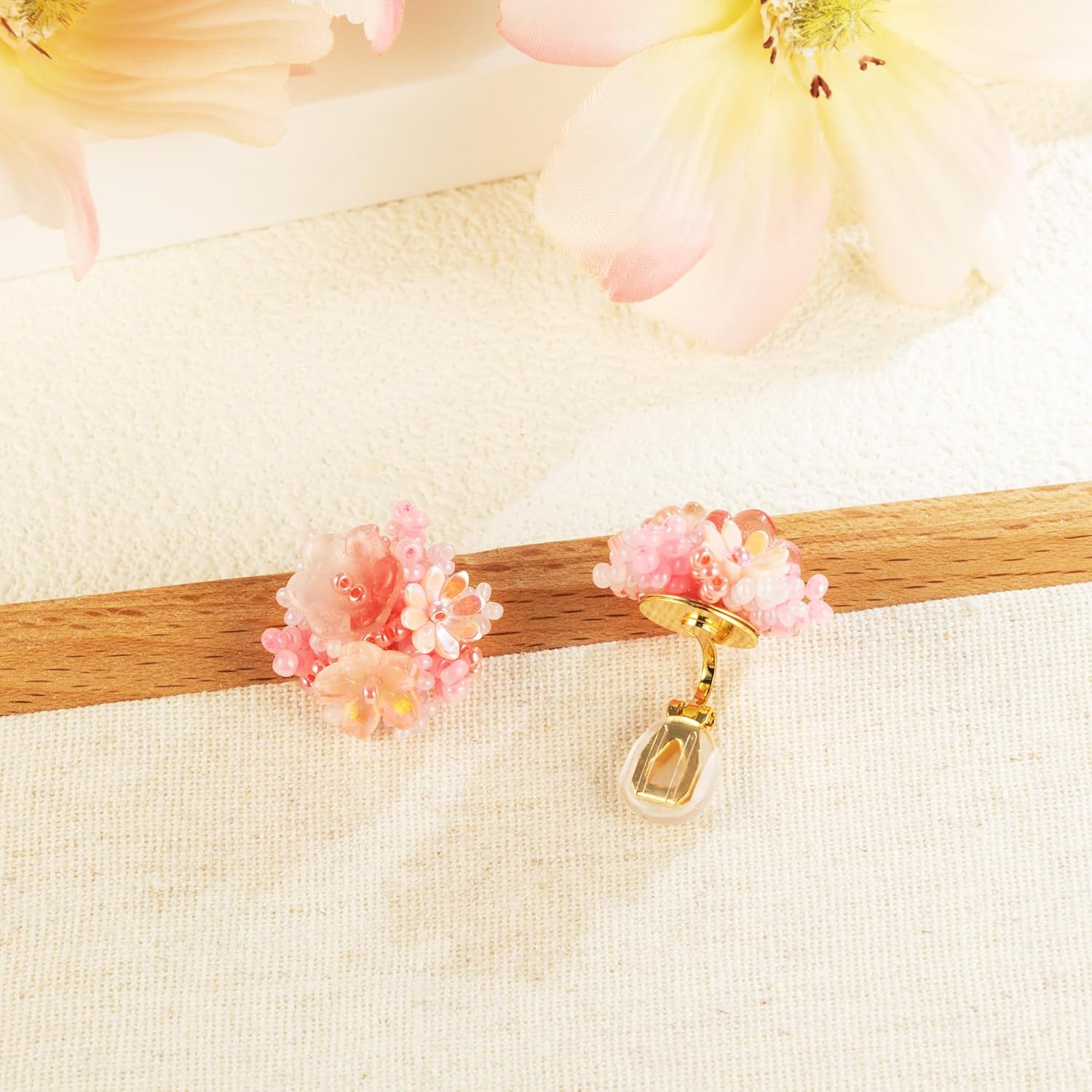 Fashion Beaded Flower Clip On Earrings For Women, Cute Lovely Acrylic Flower Earrings No piercing Earrings - Image 4