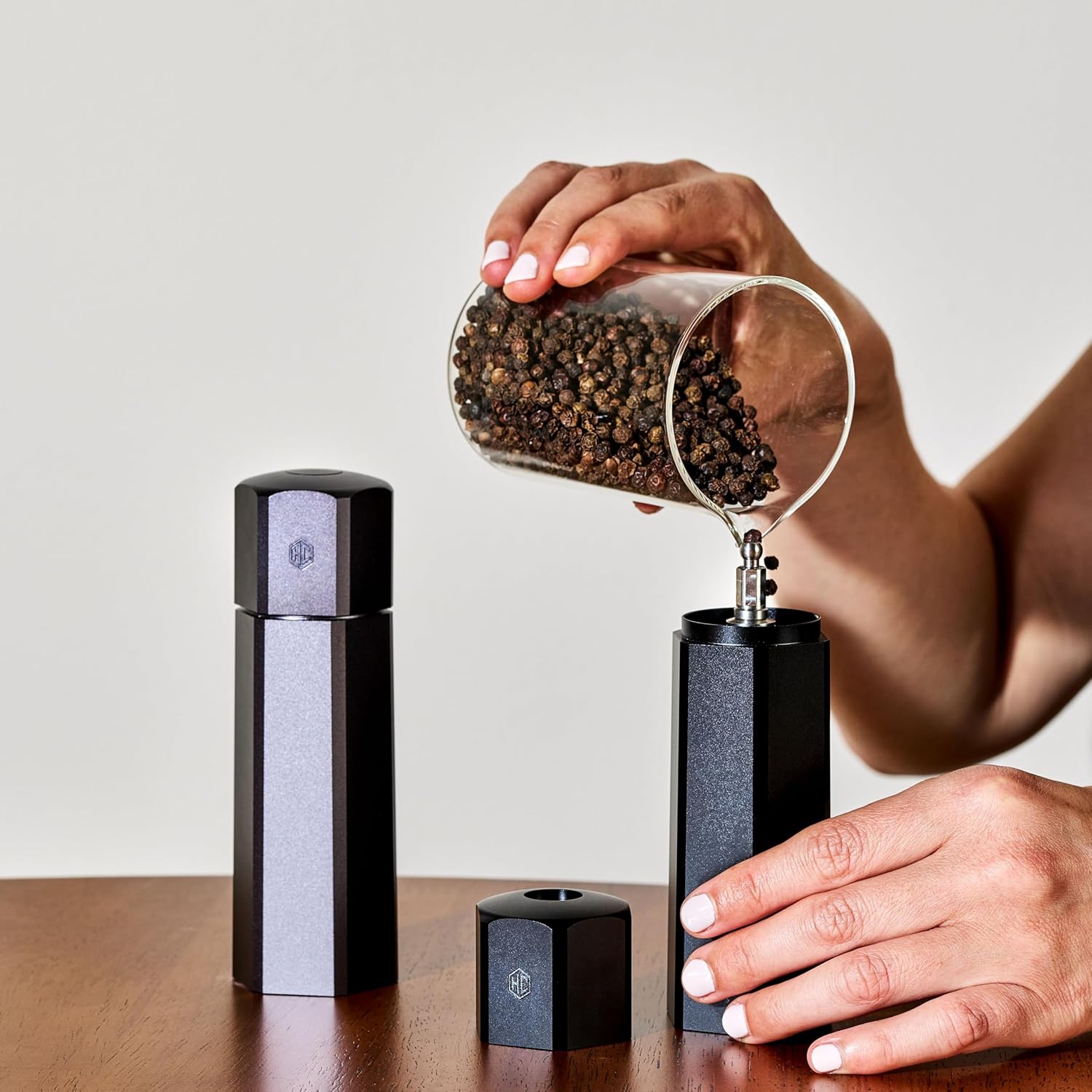 HexClad HexMill Tabletop Salt and Pepper Grinder Set with Stand, 10 Adjustable Grind Settings, High-Efficiency Burr, Solid Milled Aluminum Build, Easy-Fill Cap, Convenient 5.25" Size for Tabletop Use