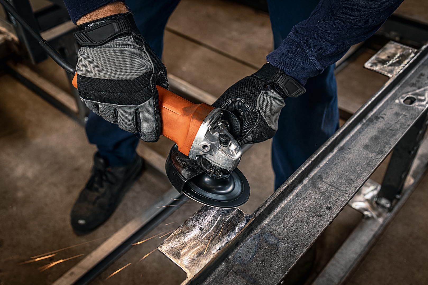 FEIN Smerigliatrice Angolare WSG 7-125, Ø 125mm, 760Watt, Compatta e Maneggevole, Ergonomia Perfetta per Lavori di Taglio e Levigatura, Sistema di Sicurezza integrato, Peso EPTA 1,80 kg