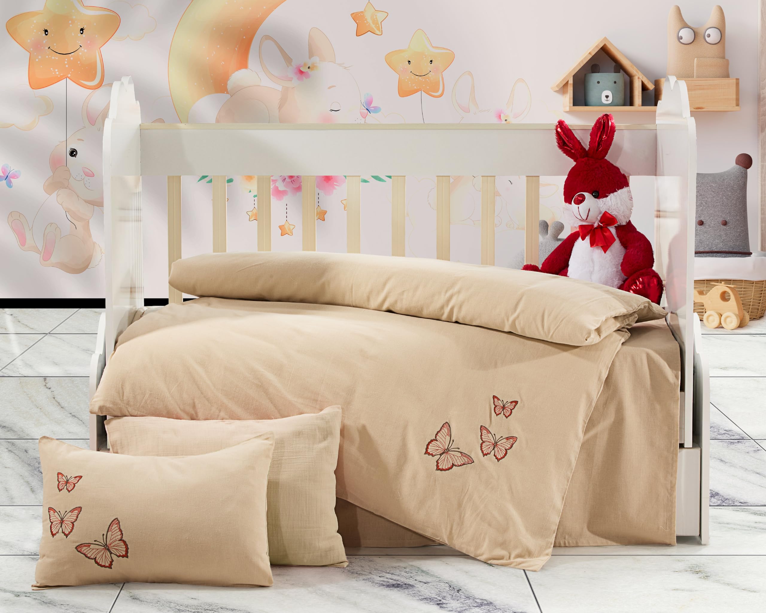 Boho Stil Terletmeyen Doğal Keten Bebek Nevresim Seti - Hassas Ciltler İçin Yumuşak Pamuklu Dokunuş -Zarif Kelebek Nakışlı Lüks Uyku Seti - 4 Parça Bebek Yatak Takımı - 100x150 cm