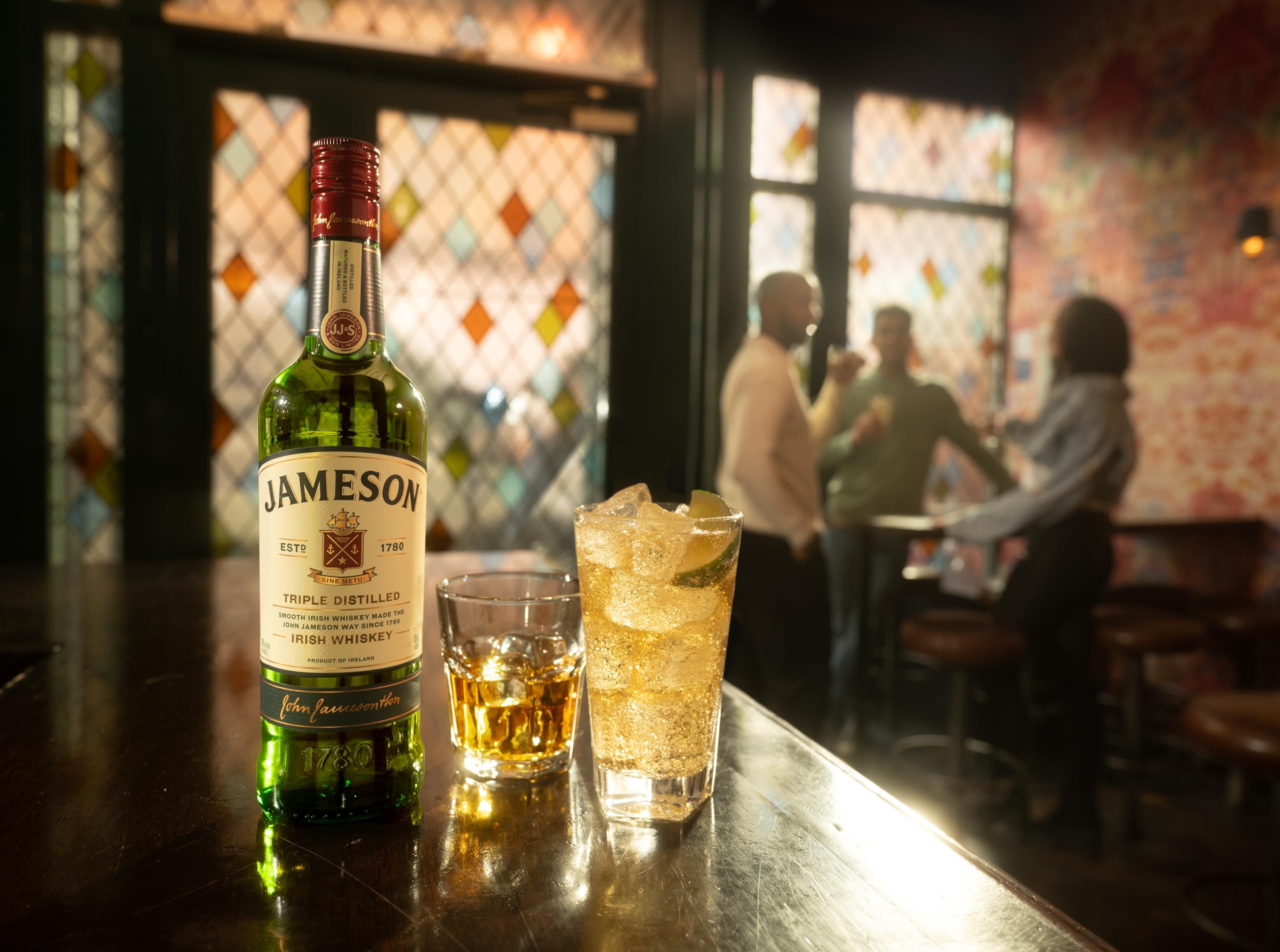 Jameson Irish Whiskey, Blended Irish Whiskey aus feinen, dreifach destillierten Pot Still & Grain Whiskeys, Milder & zeitloser Whisky aus Irland, 1 x 0,7 l