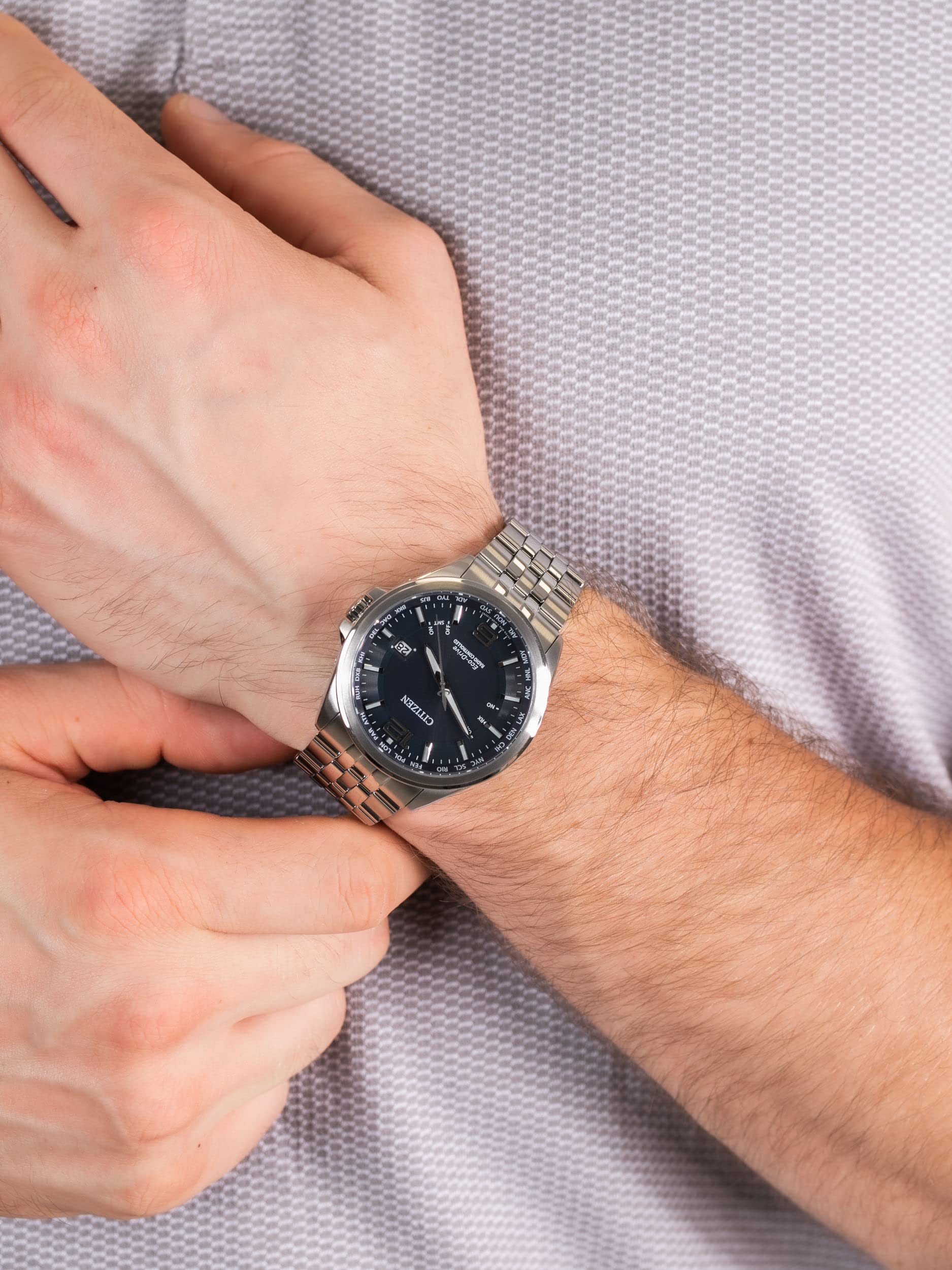 Citizen Męski analogowy zegarek Eco-Drive z bransoletką ze stali nierdzewnej