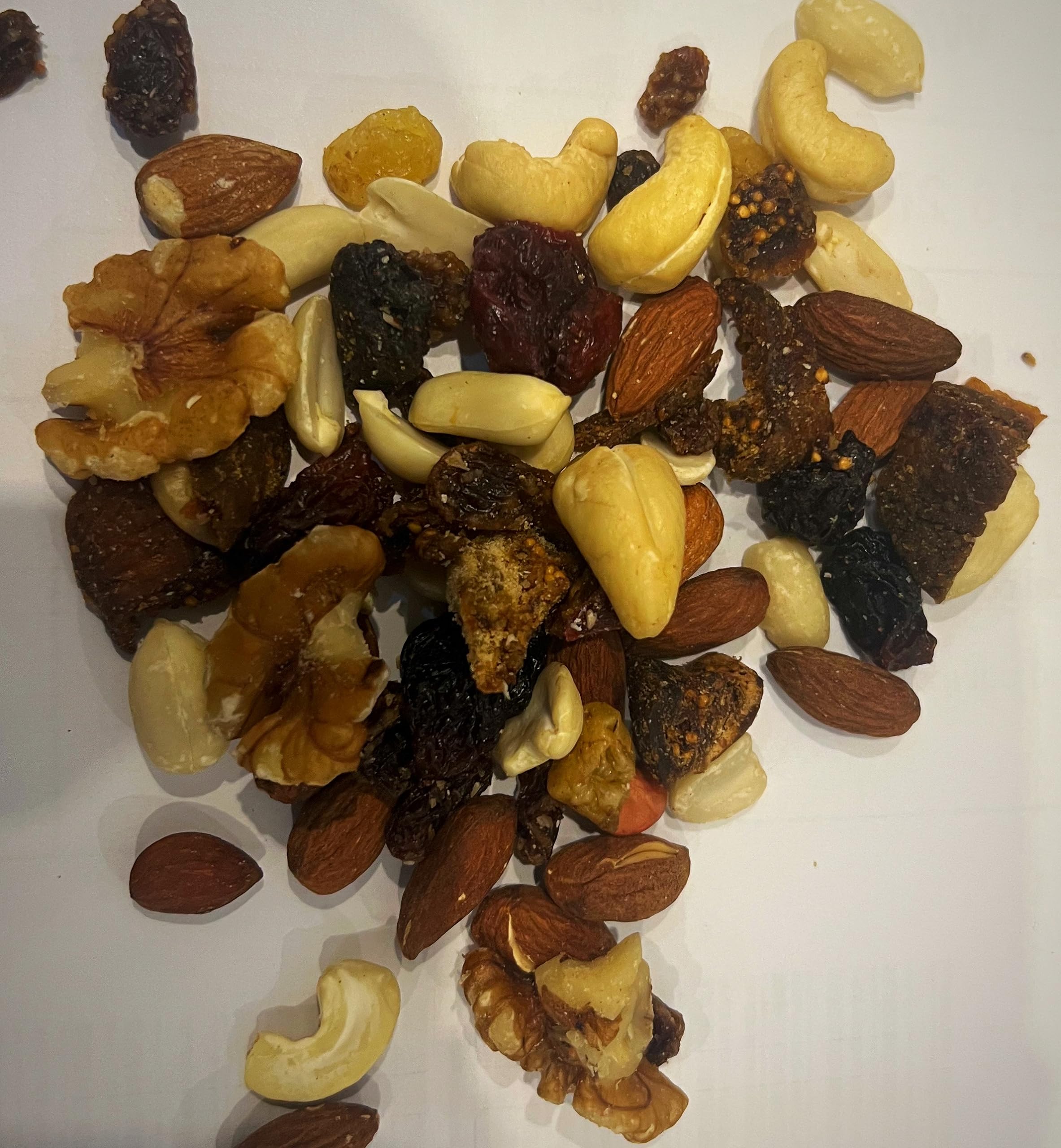Deluxe mixed nuts 1kg cashews, walnut,almonds,hazelnuts,vine fruit