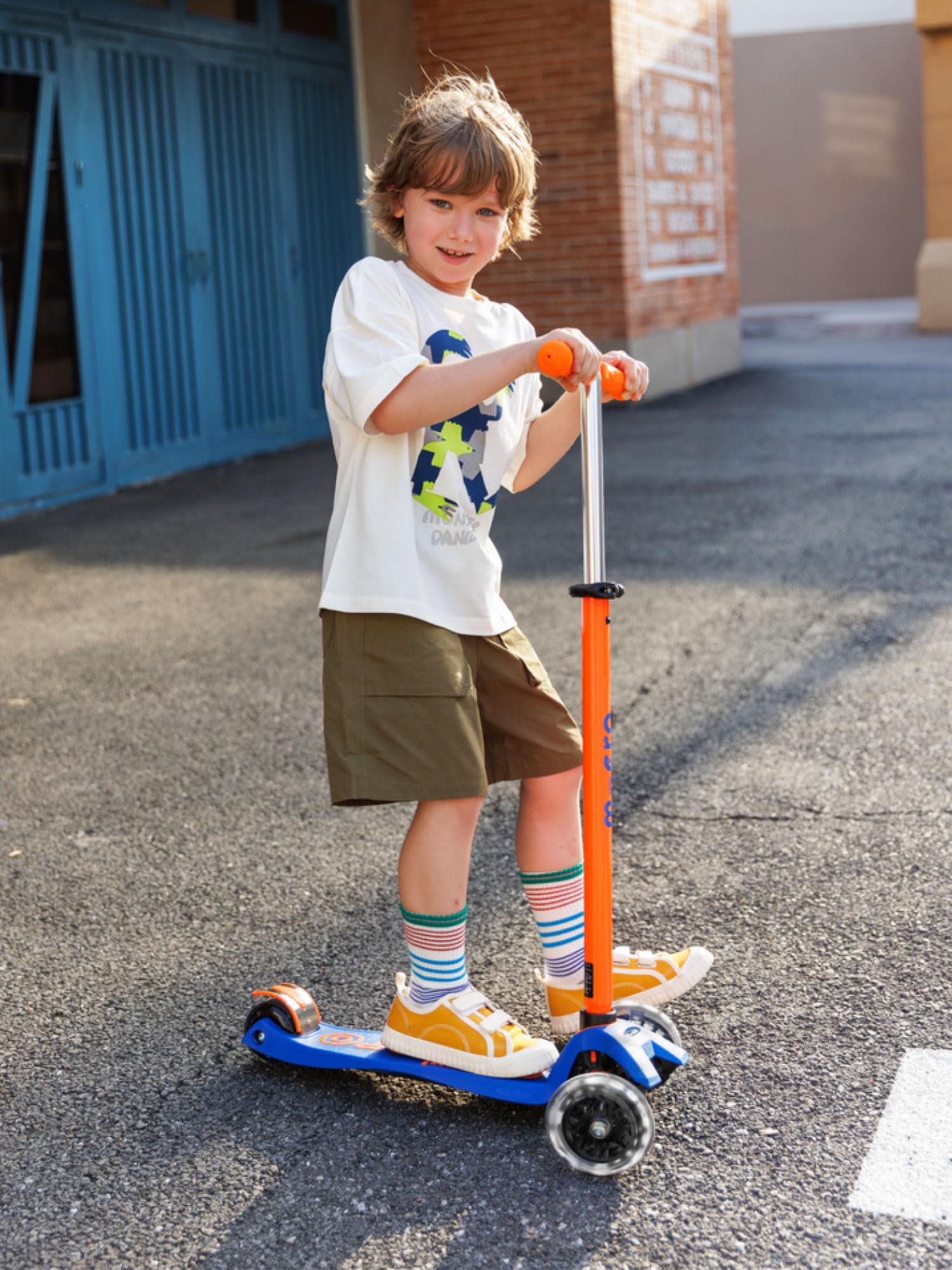 Micro Monopattino da bambino Maxi Deluxe Neon Arancione LED