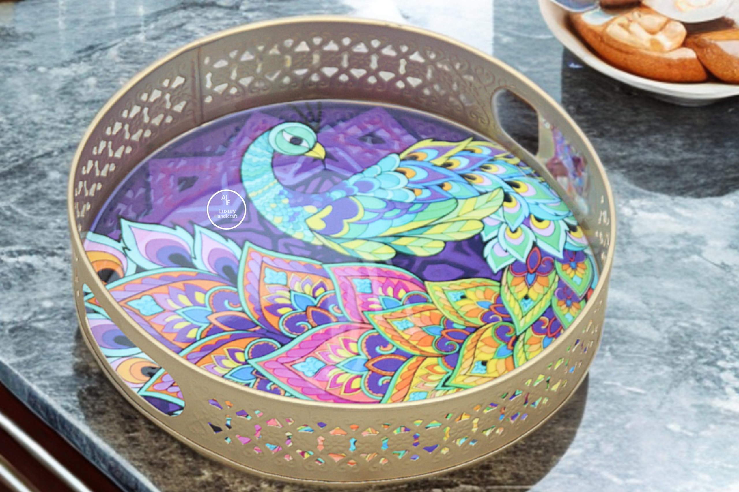 Plateau Thali rond pour résoudre le manque d'espace lors du Pooja de Diwali