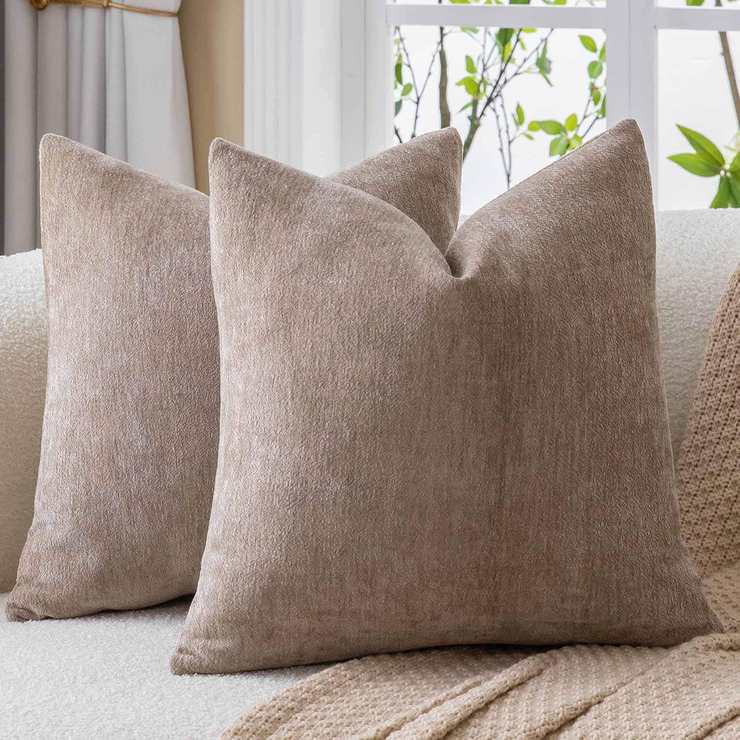 Mandioo Chenille Light Brown Cushion Covers 55x55cm 22x22 Inch Set of 2, Decorative Soft Thick Couch Pillow Covers Solid Accent Farmhouse Neutral Throw Pillow Cases for Sofa Bed Living Room