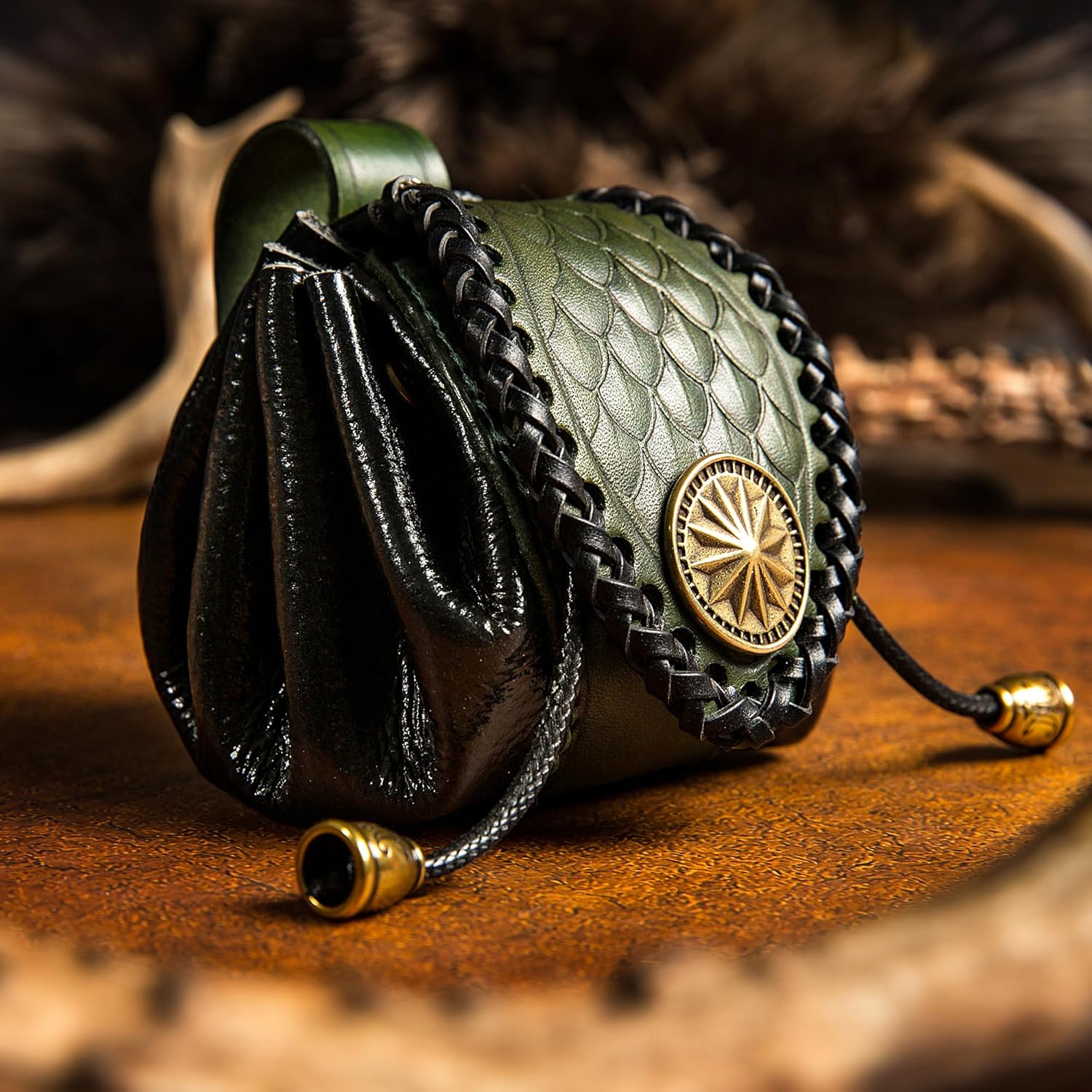 Cowhide Leather DND Vintage Dice Bag, Artisan dragon-scale carved, Handcrafted Fully, Belt Pouch, Portable Coin Purse for Ren Faire Costumes(Green)