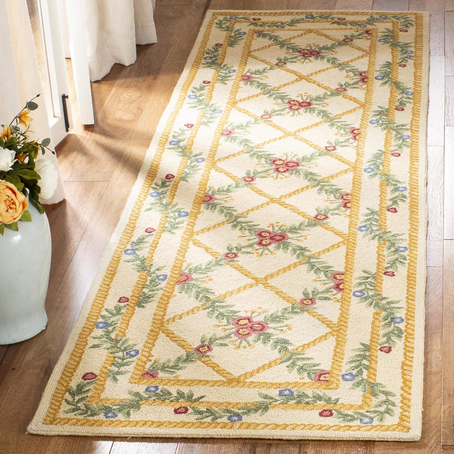 SAFAVIEH Chelsea Collection Runner Rug - 2'6" x 8', Ivory, Hand-Hooked French Country Wool, Ideal for High Traffic Areas in Living Room, Bedroom (HK62A)