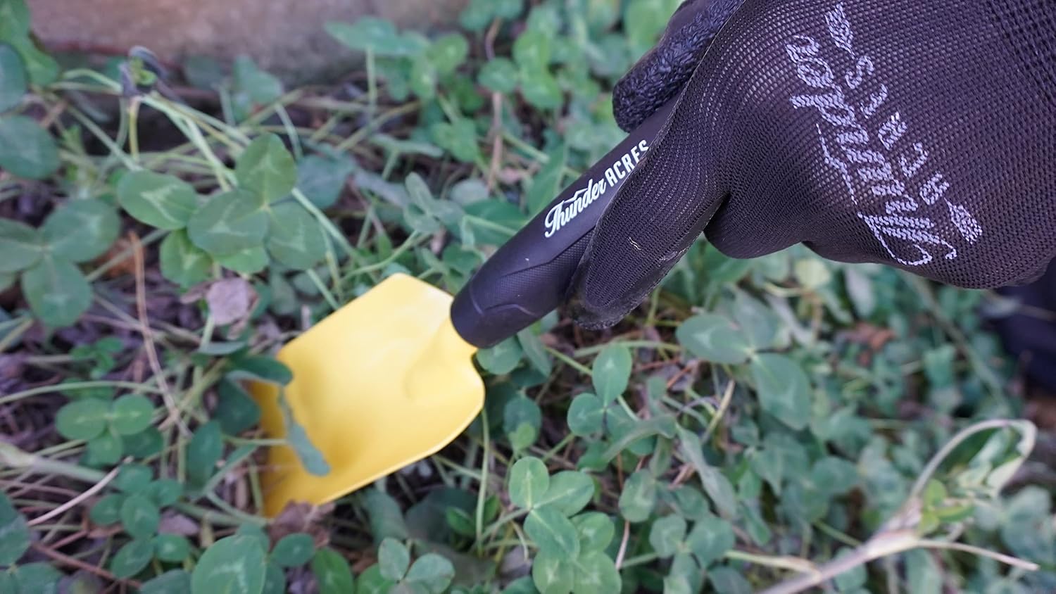 Yellow Heavy Duty Carbon Steel Handheld Garden Shovel with Garden Gloves image 3