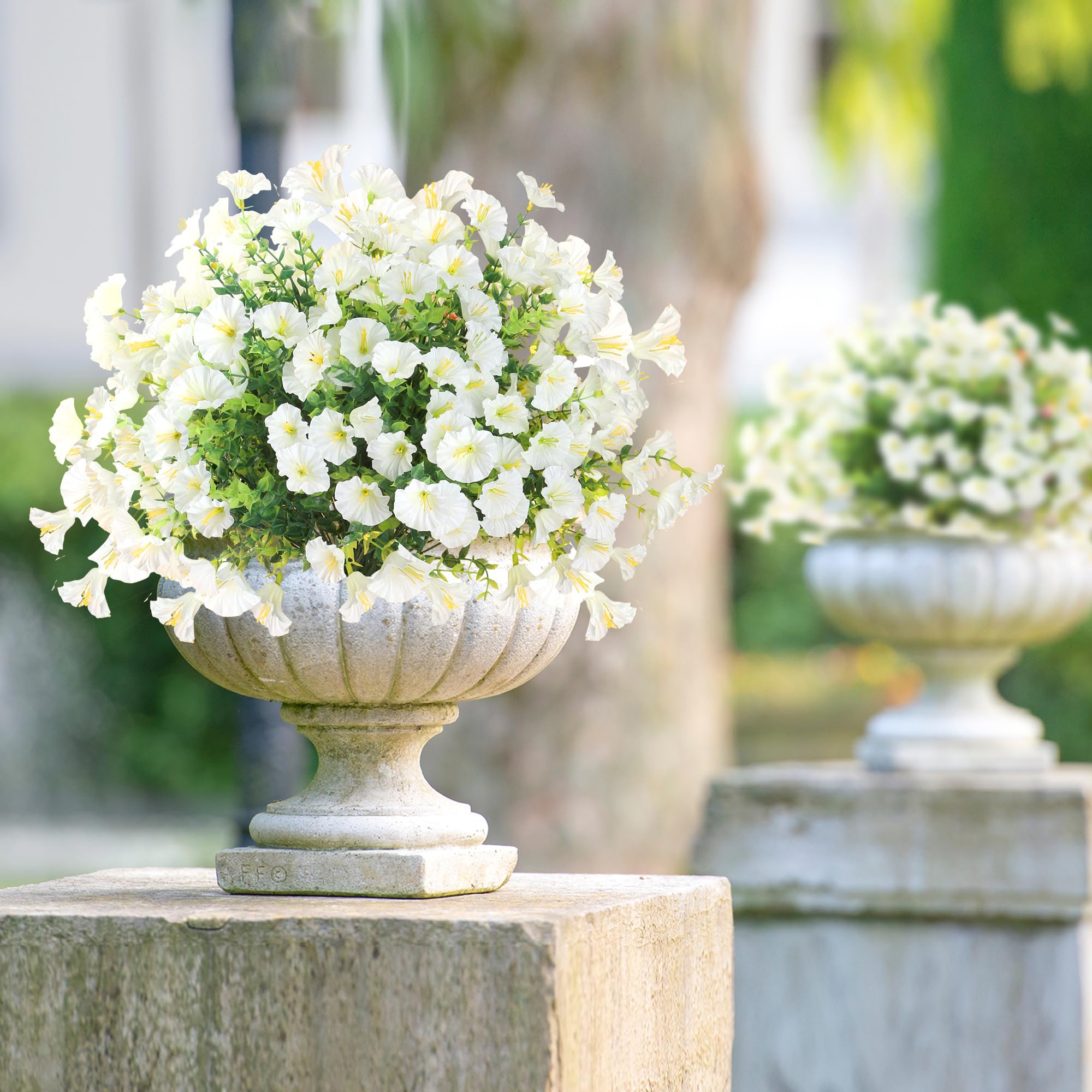 Künstliche Blumen für den Außenbereich, 12 Bündel, realistische Kunstpflanzen, UV-beständig, Kunstseide, Morgenglory mit Eukalyptus, für Haustür, Pflanzgefäß, Terrasse, Veranda, Außenbereich, Frühling