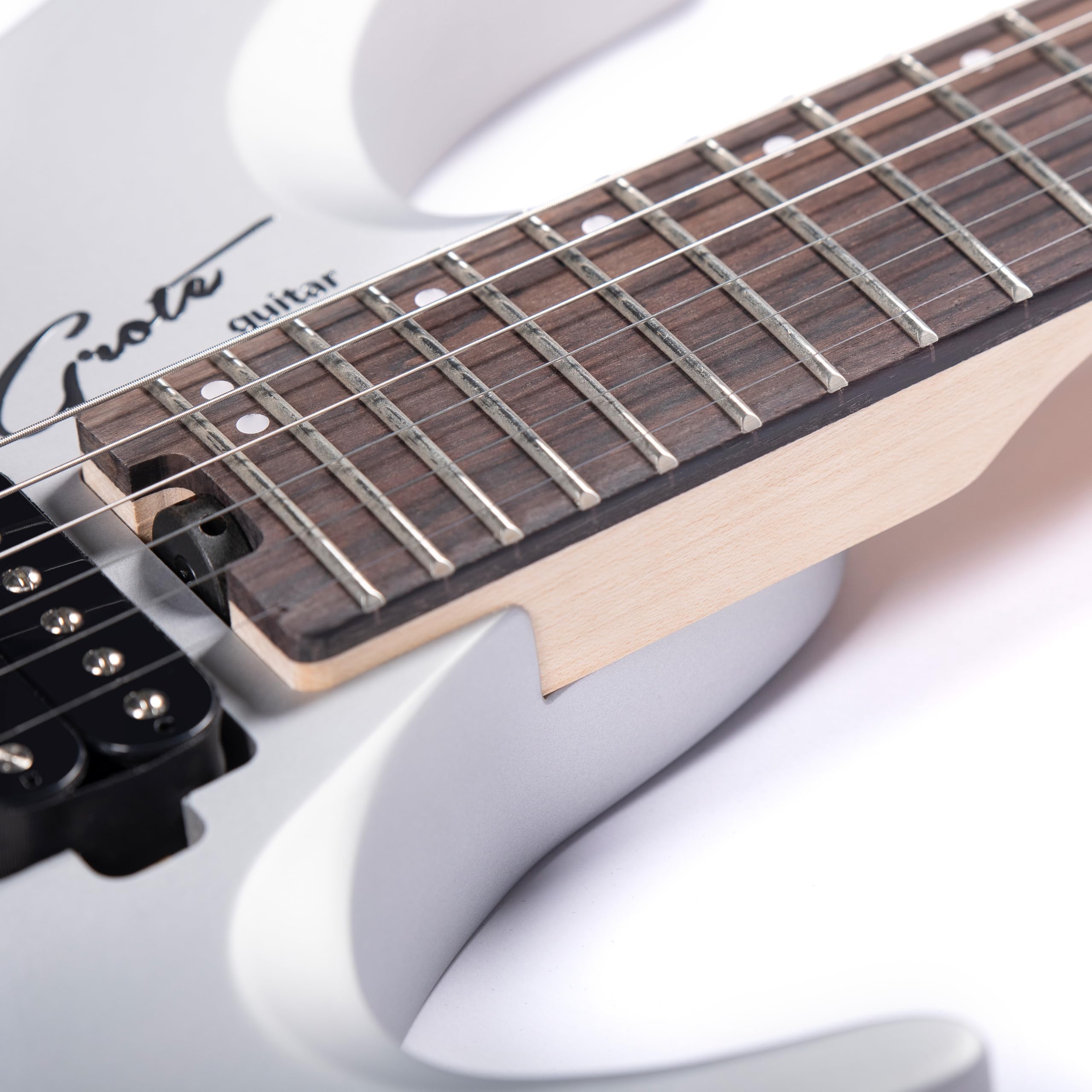 グローテ ヘッドレスエレキギター ソリッドマホガニーボディ 【製品