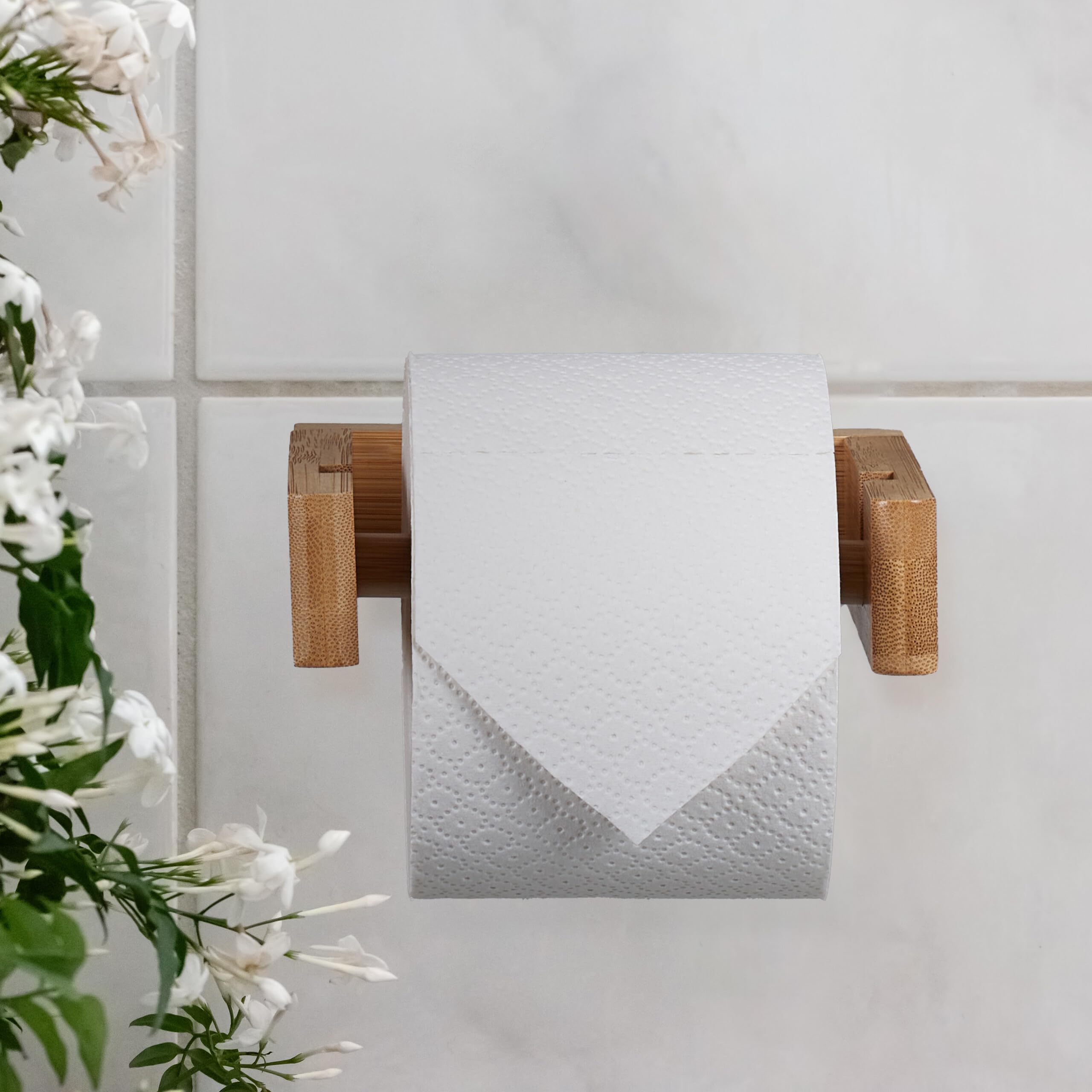 Relaxdays Lot avec Support à Papier Toilette, Bambou, 4 Rouleaux, à Fixer au Mur & Compartiment Non Fixe, Nature