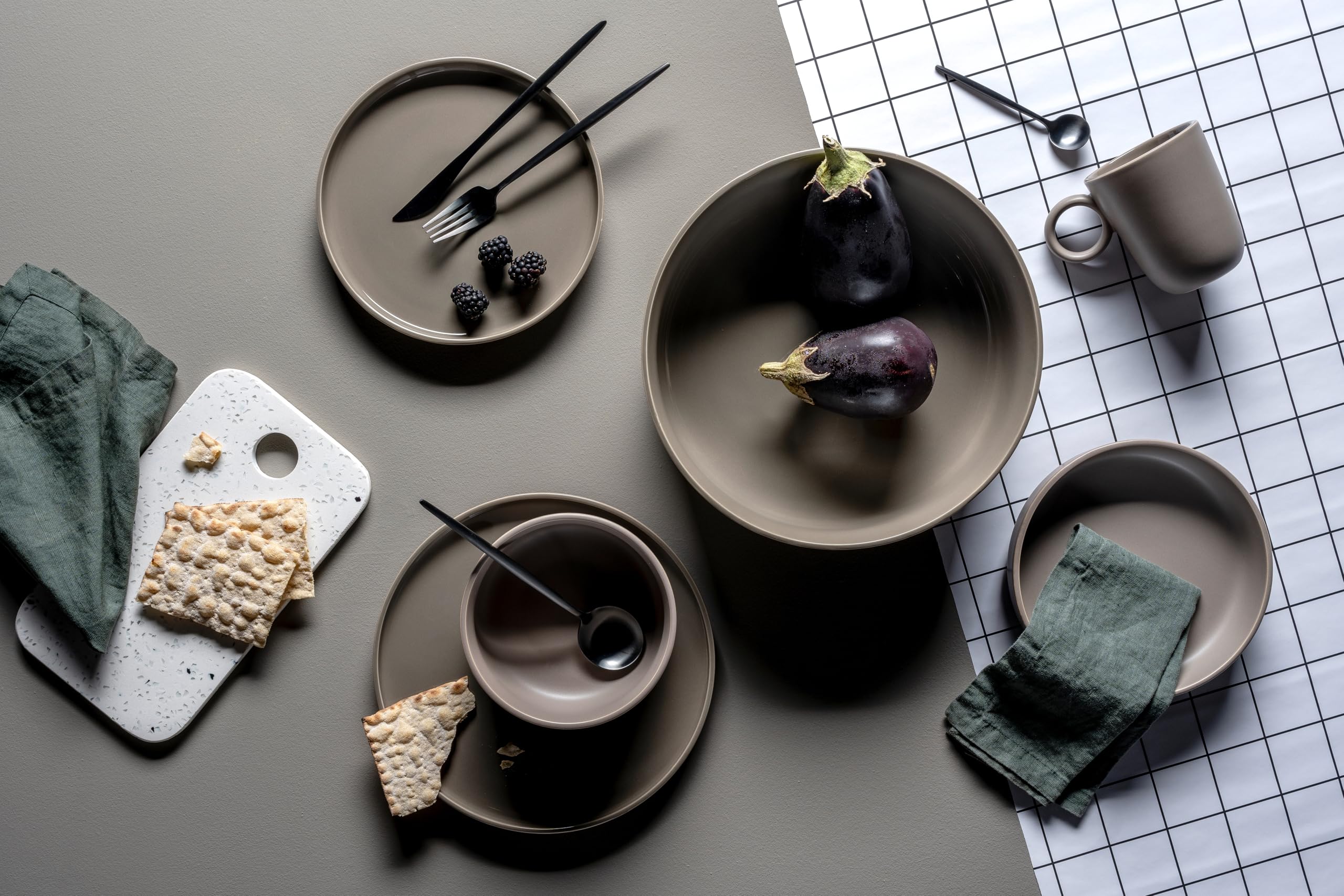 LEONARDO HOME Serviesset ROMA 6-delig • ontbijtservies voor 2 personen • 2 bekers, schaaltjes en borden in een set • magnetron- en vaatwasmachinebestendig • stapelbaar • keramiek • taupe • 026373