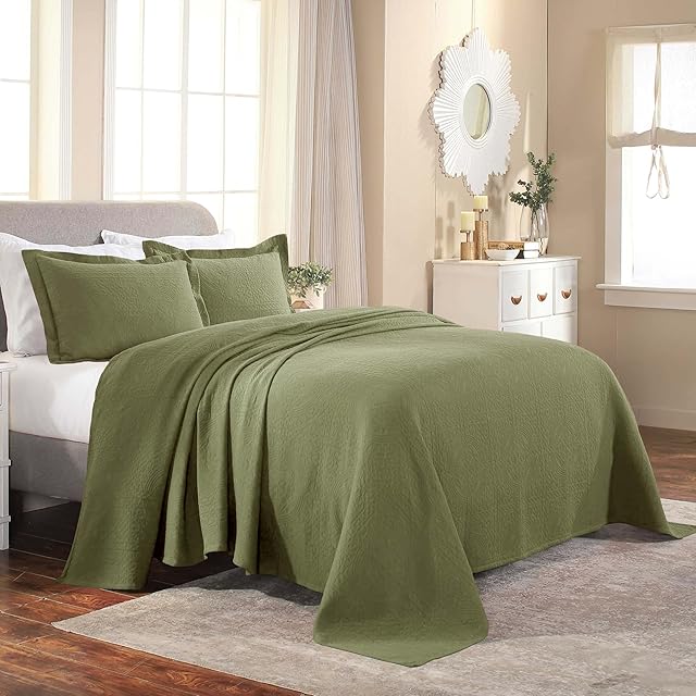 SUPERIOR Cotton Fleur De Lis Bedspread Set, Warm Blankets, All-Season Bedding, Bedroom Decor, Decorative Boho Medallion Coverlet, Includes 1 Bedspread, 2 Pillow Shams, Queen, Sage