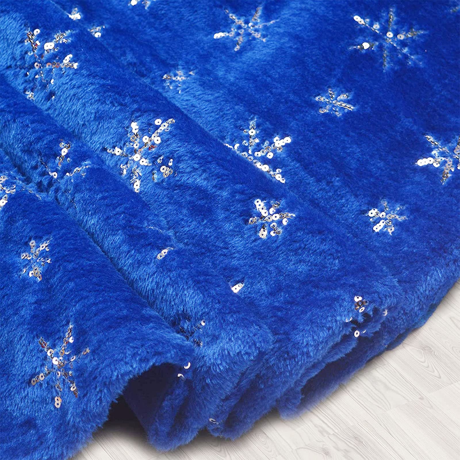 Jupe de Sapin de Noël Bleu Peluche 78cm avec Flocons de Neige Argent Paillettes Couvre-pied Tapis
