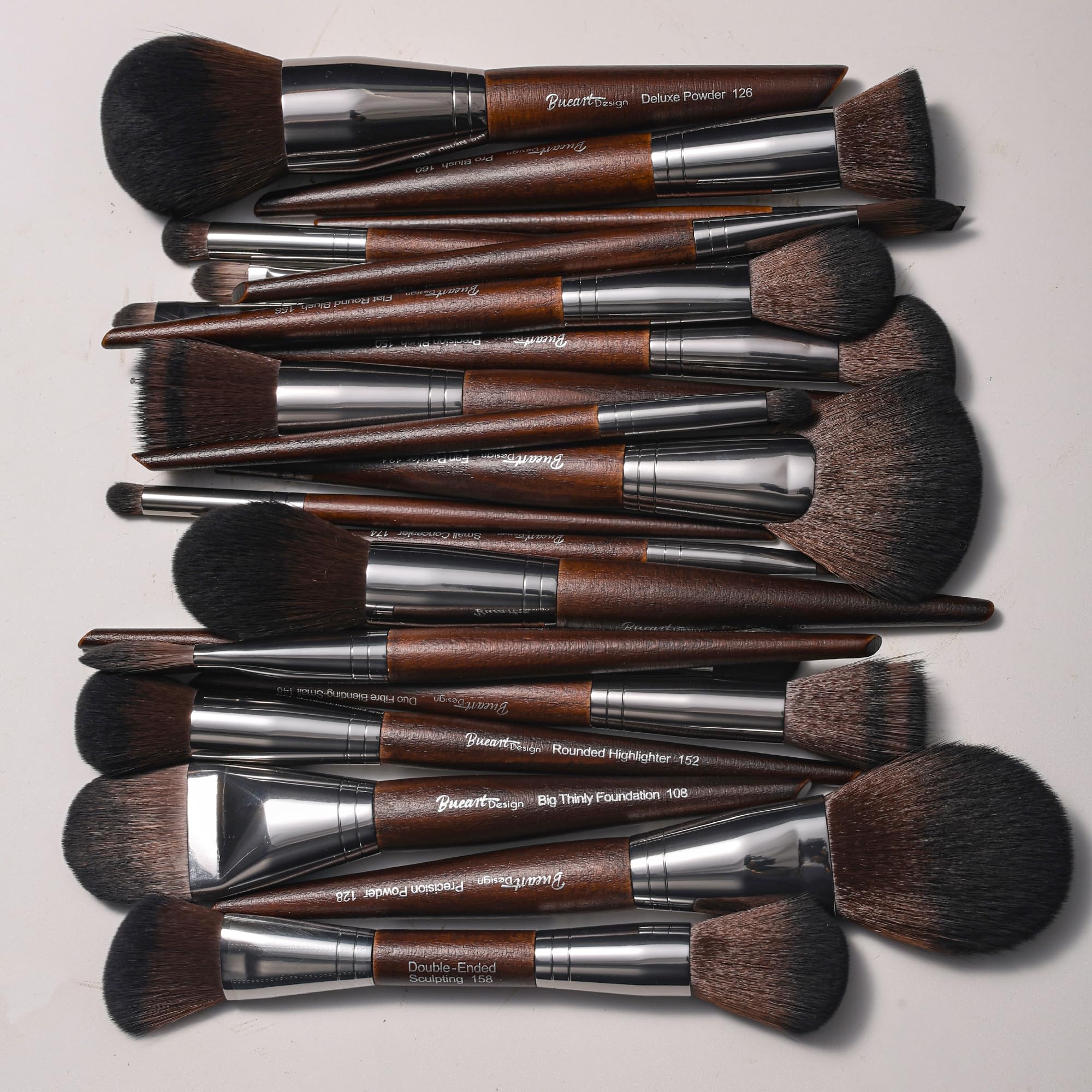 Set di pennelli da trucco professionali, 38 pezzi, collezione Kabuki di alta qualità, non testati sugli animali, pennelli cosmetici per fondotinta, sfumatura, ombretto, con manici in legno scuro