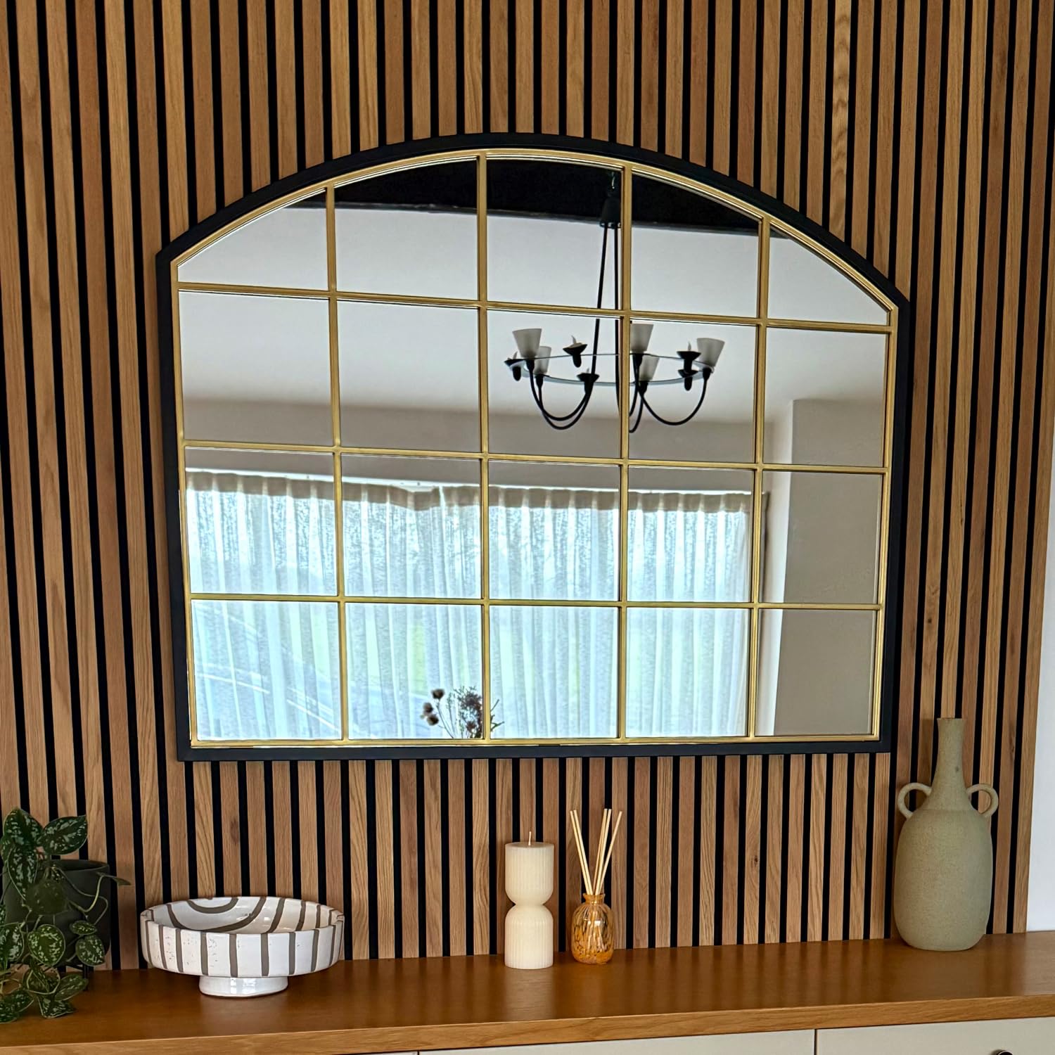 Jobu | Arched Mirror with Metal Window Frame Style in Gold & Black – 95cm x 120cm for Bedroom, Hallway or Living Room | Tomi