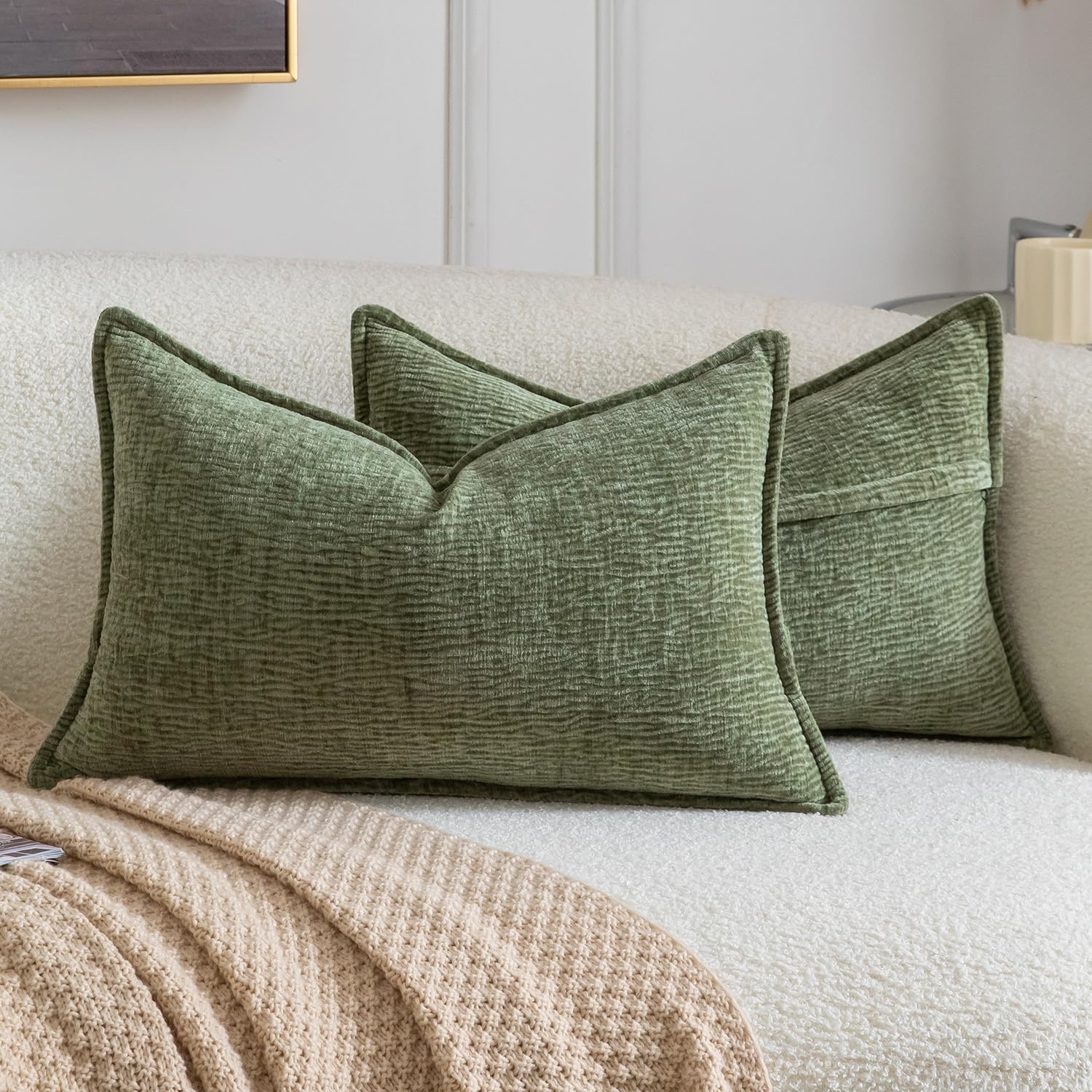 Madizz Pack of 2 Decorative Cushion Covers Soft Chenille Throw Pillows Solid Textured Throw Pillow Covers for Couch Sofa Bedroom Living Room 30x50 CM, Green