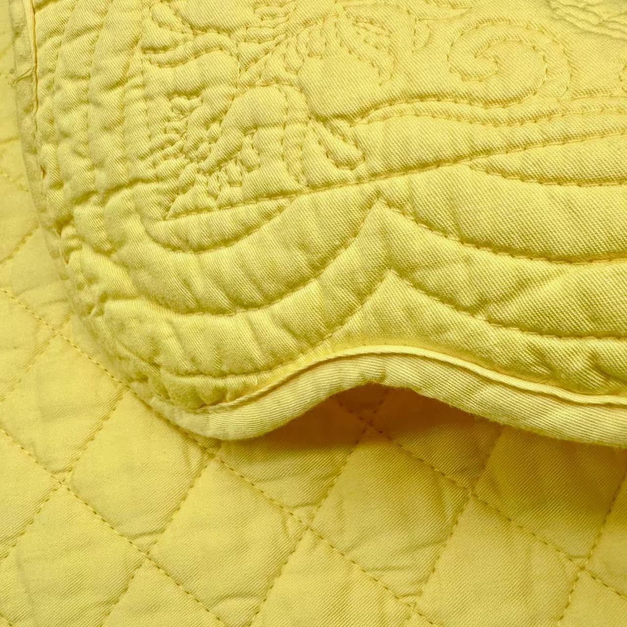 Quilted Cotton Placemats Set of 6 with Matching Napkins – 100% Cotton Table Mats & Cloth Napkins, 12-Piece Solid Yellow Table Linen Set for Everyday Dining, Brunch & Holidays