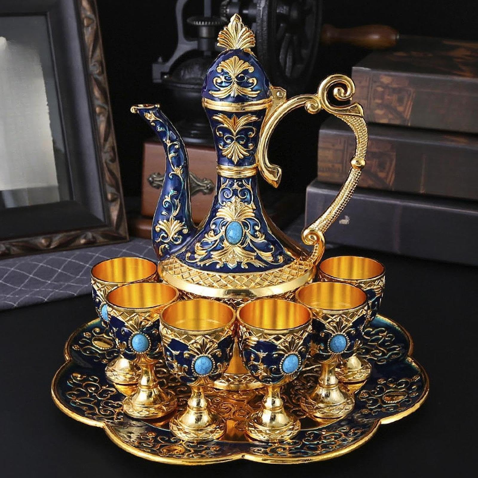 Service à Vin élégant 8 Pièces Style Rétro Européen - Pot, 6 Tasses Et Plateau En Alliage Zinc Orné - 7