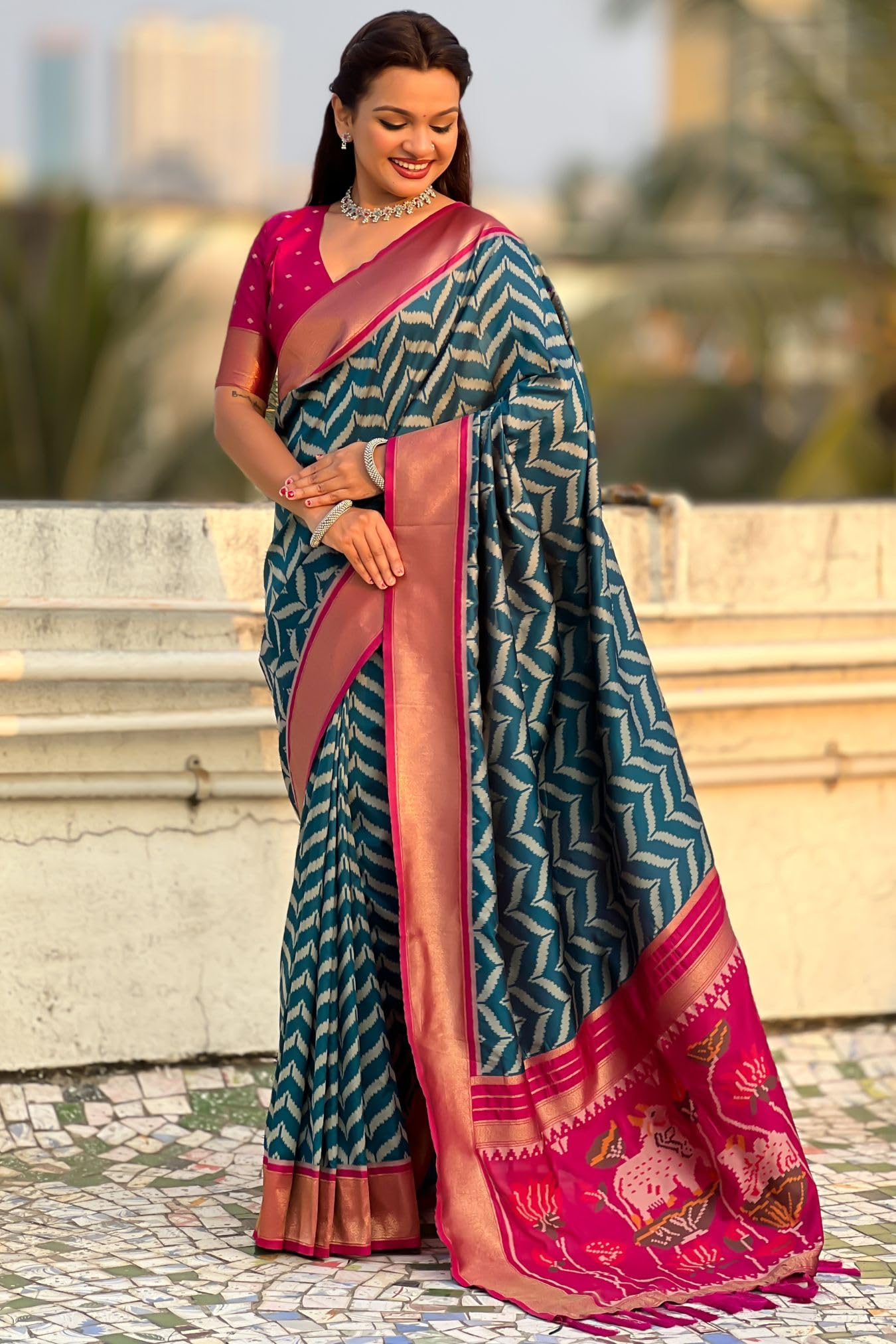SGF11 Women's Kanjivaram Patola Soft Pure Silk Sarees With Unstitched Blouse Piece product image 5