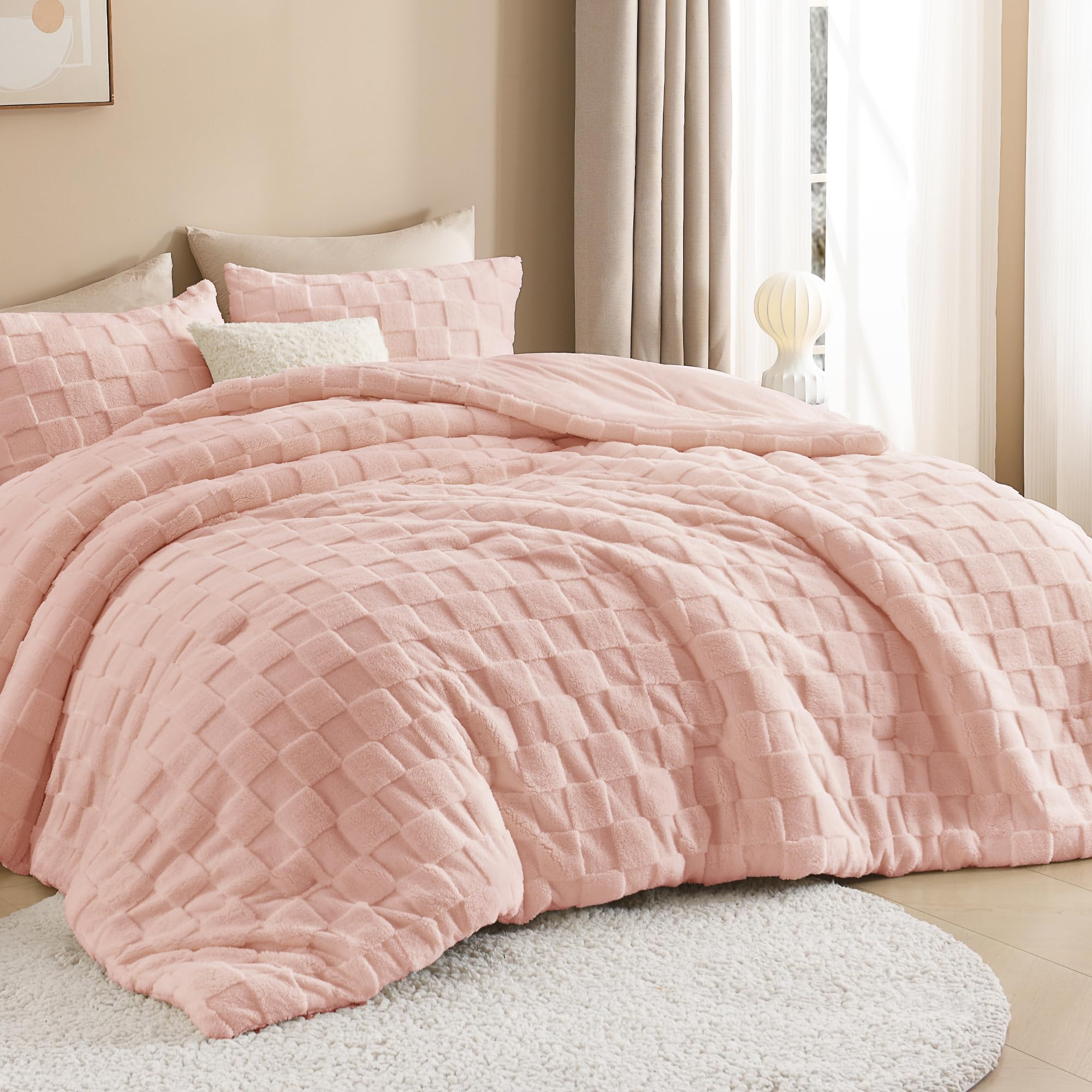 Litanika Fluffy Queen Size Comforter Set Pink，3 Pieces Warm Sherpa Fleece Winter Bedding Set, Jacquard Checkered Plush Fuzzy Blanket Bed Set(1