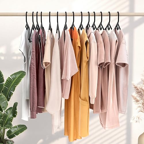 Miniatura 3 de Perchas de ropa de plástico ultra resistentes, color negro, perchas duraderas para abrigos, trajes y ropa (paquete de 24 unidades, negro)