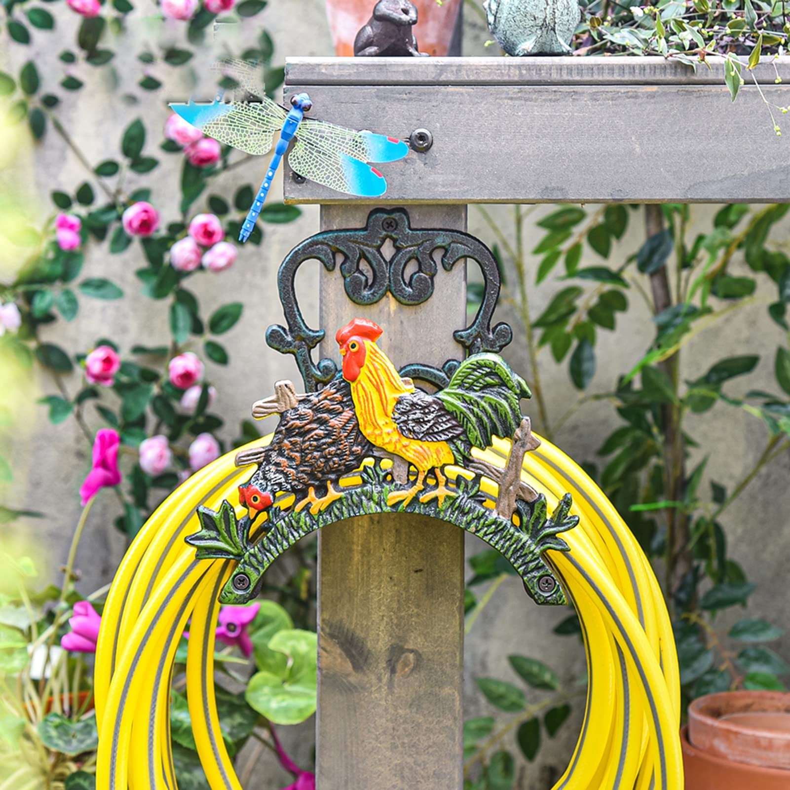 Soporte de manguera de jardín europeo clásico, organizador de tubería de agua de hierro fundido montado en la pared, decoración de pared de casa de campo/villa de campo, diseño de patrón de gallo