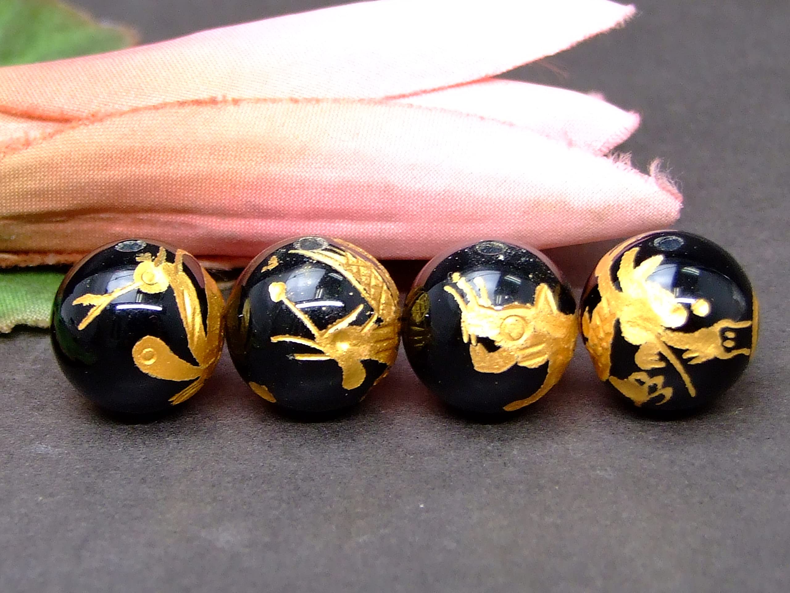 Amazon.co.jp: 63500 四神 14mm 手彫 オニキス 金箔 1set (各1粒青龍 