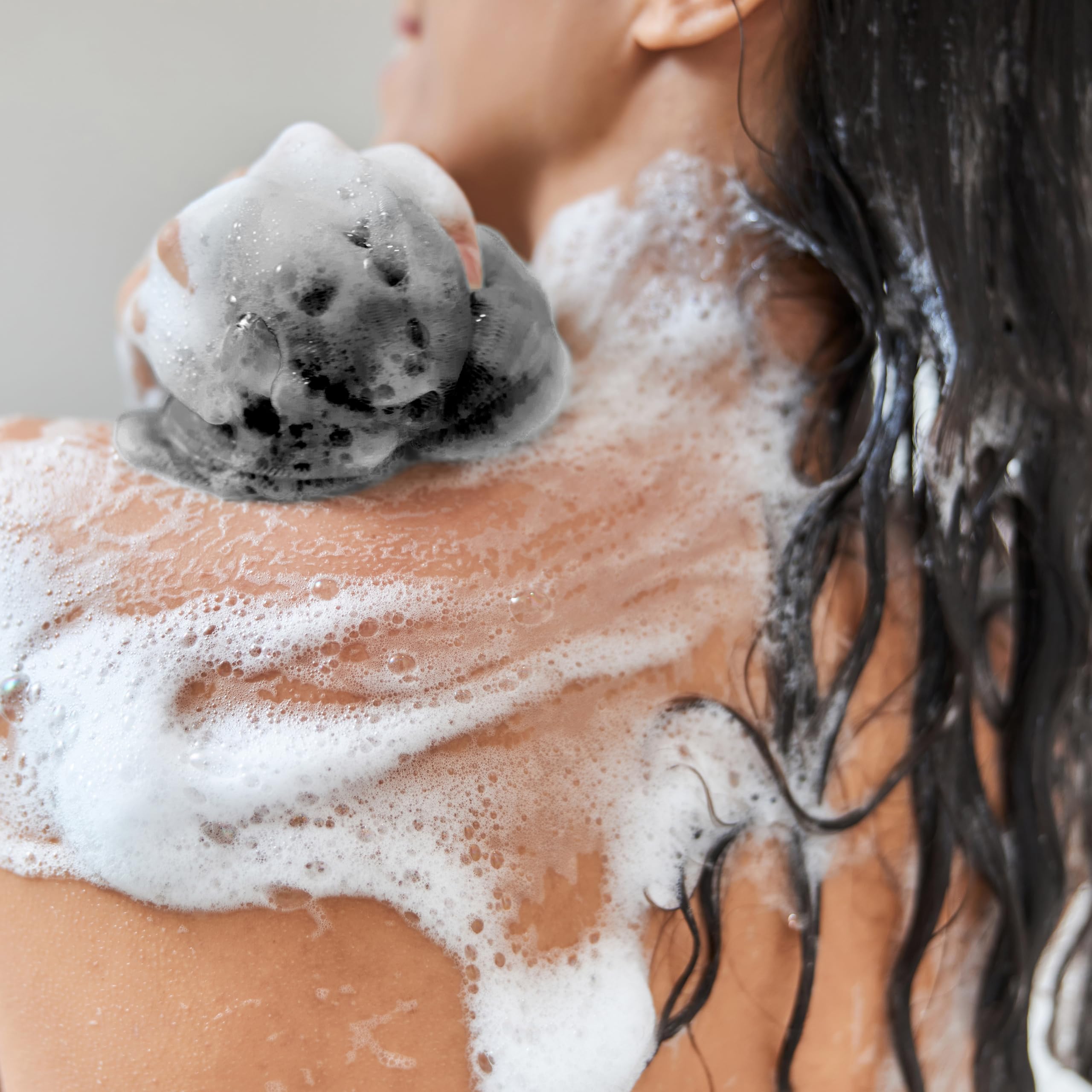 Black Loofah Gąbki pod prysznic I (4-pak) Płuczki do ciała do użytku pod prysznicem I gąbki do kąpieli do szorowania pod prysznic do ciała I Loofah złuszczająca szczotka do ciała akcesoria prysznicowe