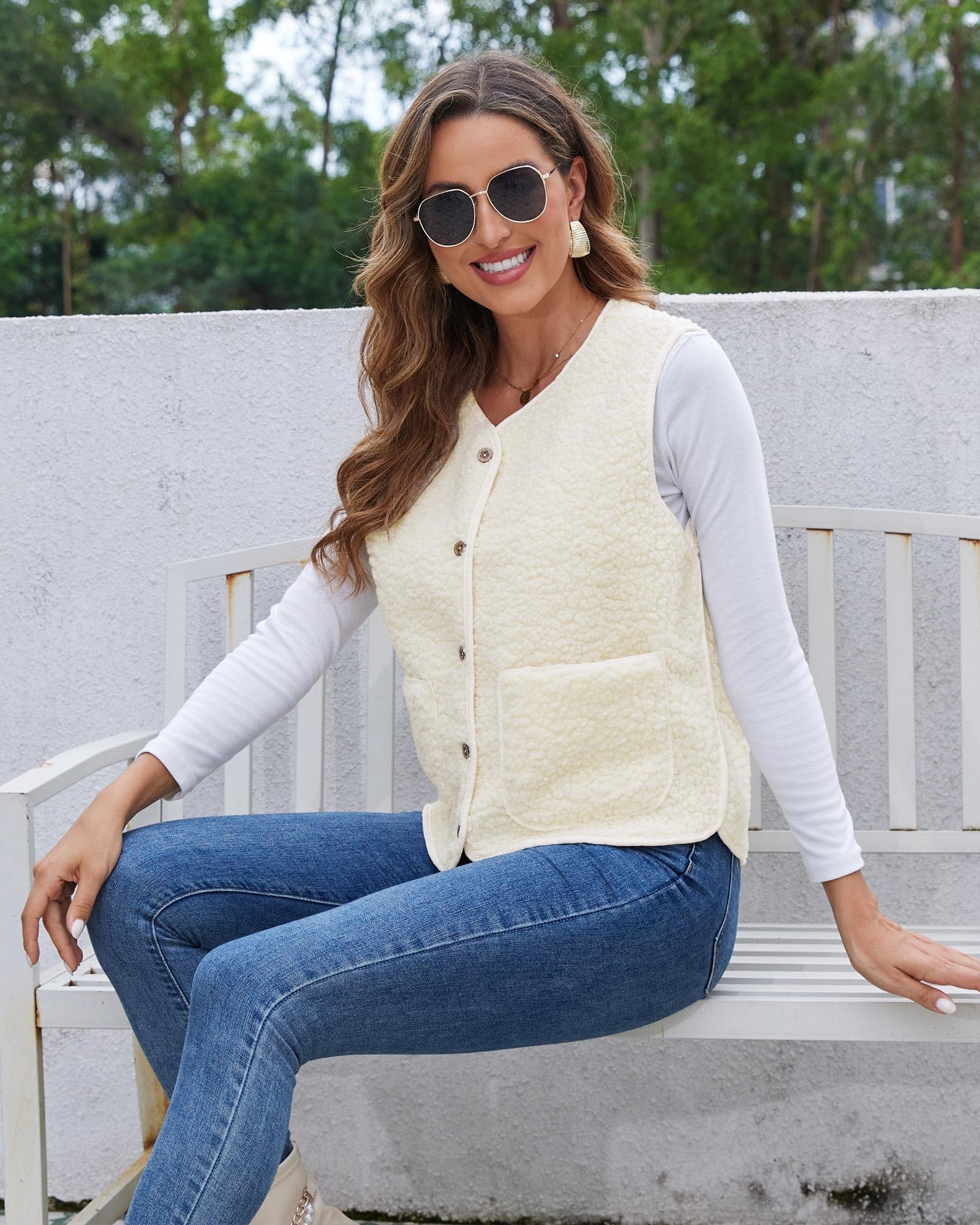 Yutdeng Gilet sans Manche Femme Automne Hiver Gilet en Molleton Classique Gilet Polaire Femme Doux Couleur Unie Veste sans Manches Chaud Manteau sans Manche Blouson Mode Matelassée Poches Bouton Fille