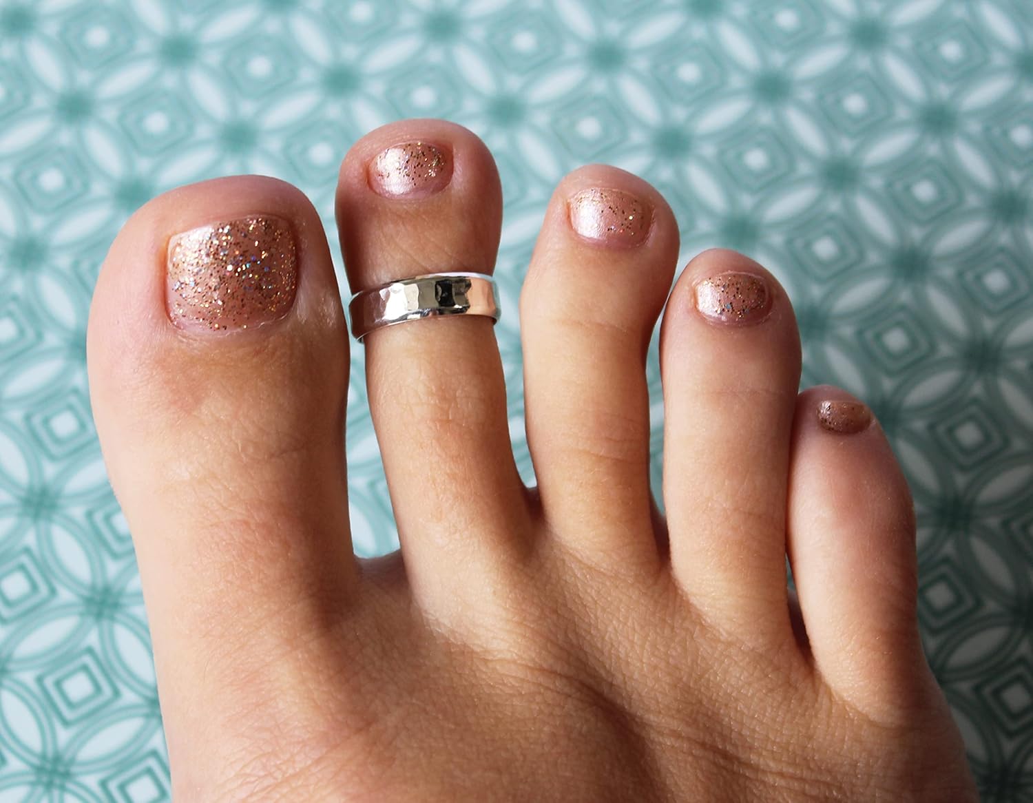TOE RINGS & THINGS | 5mm Wide Hammered Toe Ring .925 Sterling Silver | Adjustable Size | Unisex Style for Men or Women