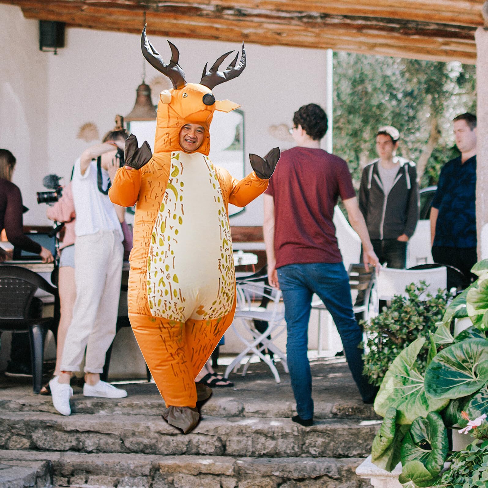 LIFKOME Dmuchany Kostium Jelenia z Wodoodpornym PU Imprezy Cosplay Luźny Krój Strój Karnawał Parady i Występy Sceniczne Losowy Kolor