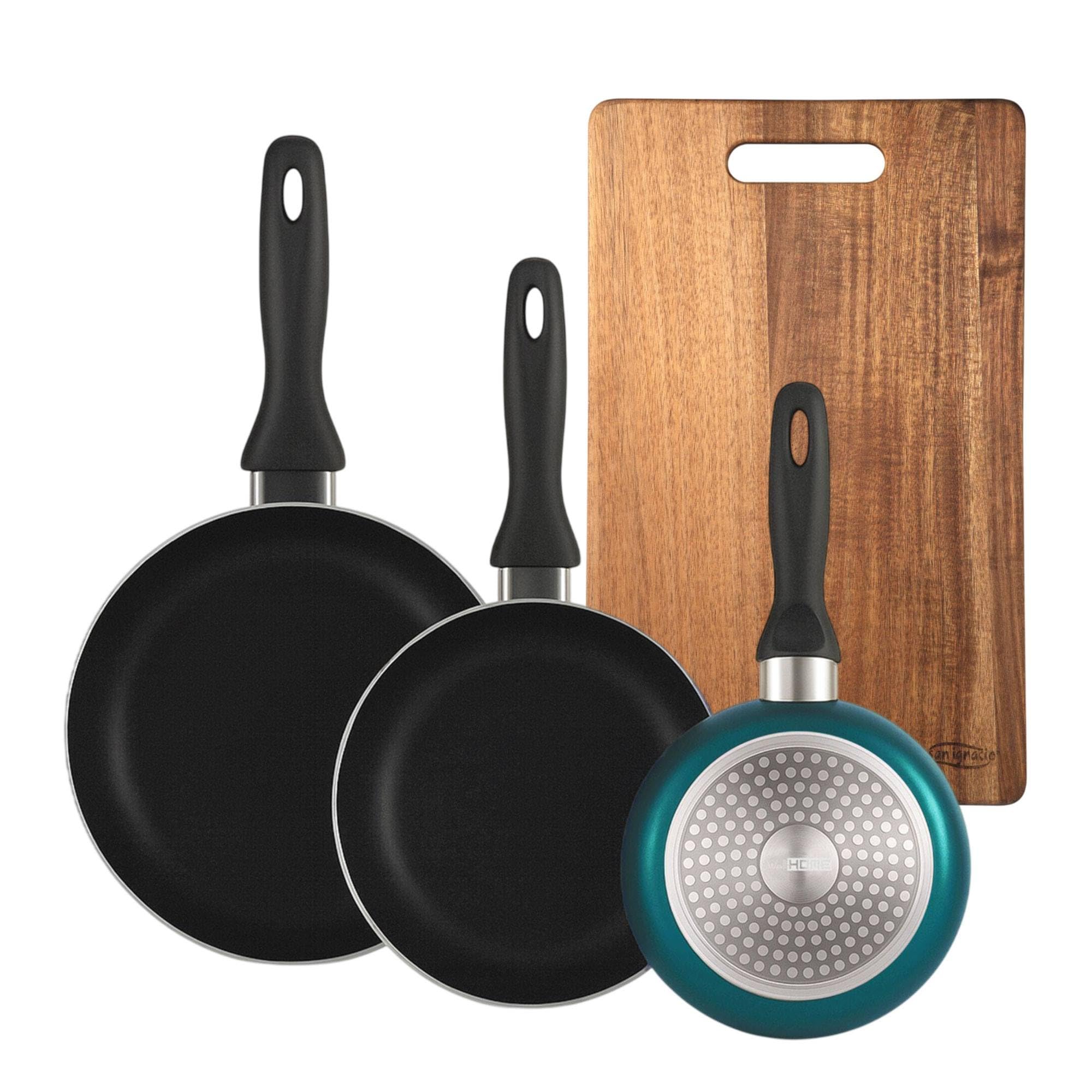 Poêles antiadhésives bleu Well Home et planche acacia pour ne plus rater vos cuissons