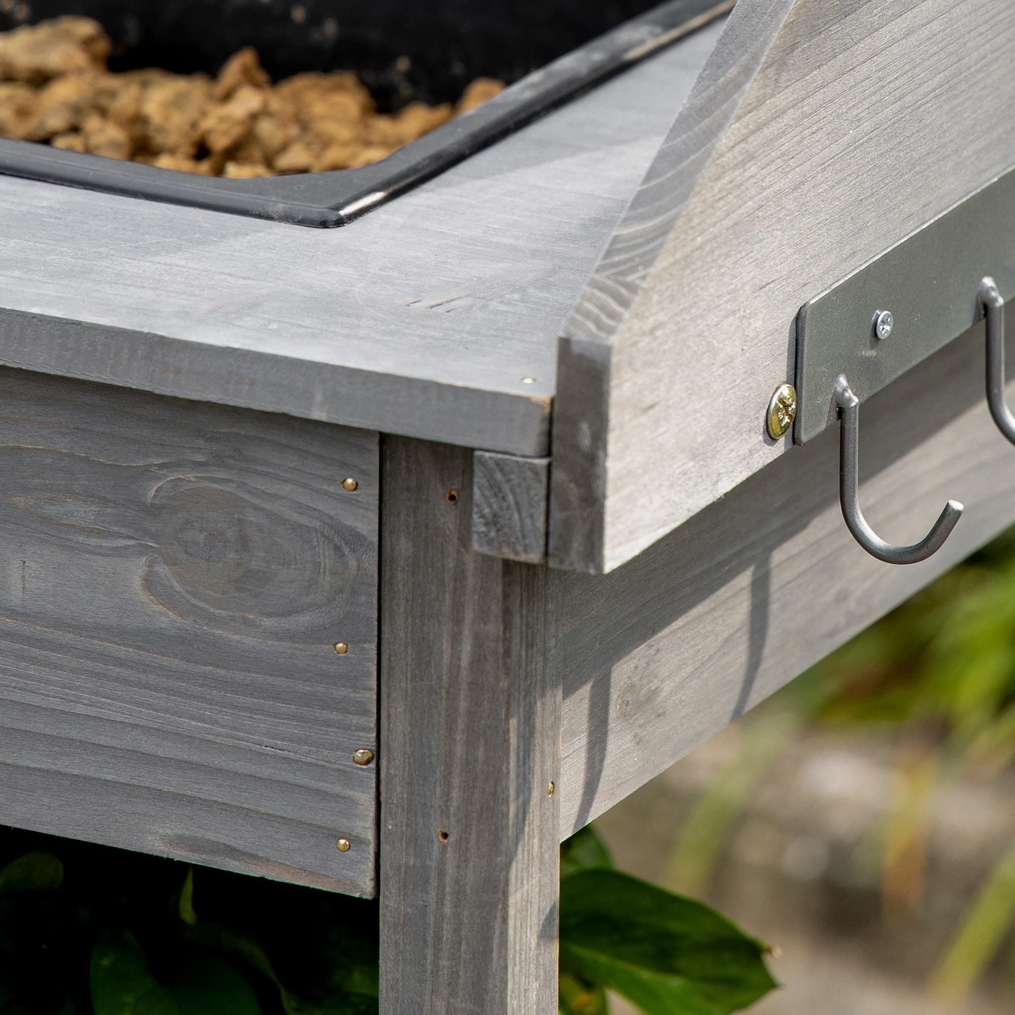 Outsunny Tavolo da giardinaggio multifunzionale con cassetto, 3 ripiani, lavello, 3 ganci - tavolo da giardinaggio in legno di abete preoliato grigio